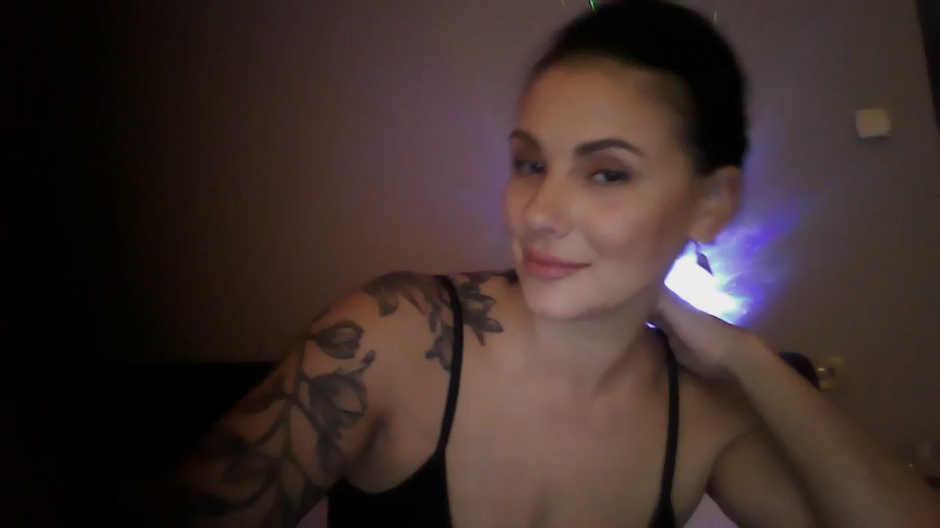 Gallery image thumbnail from FitBaby's myfreecams stream on, 12/11/2023, 14:55 image 18 of 20