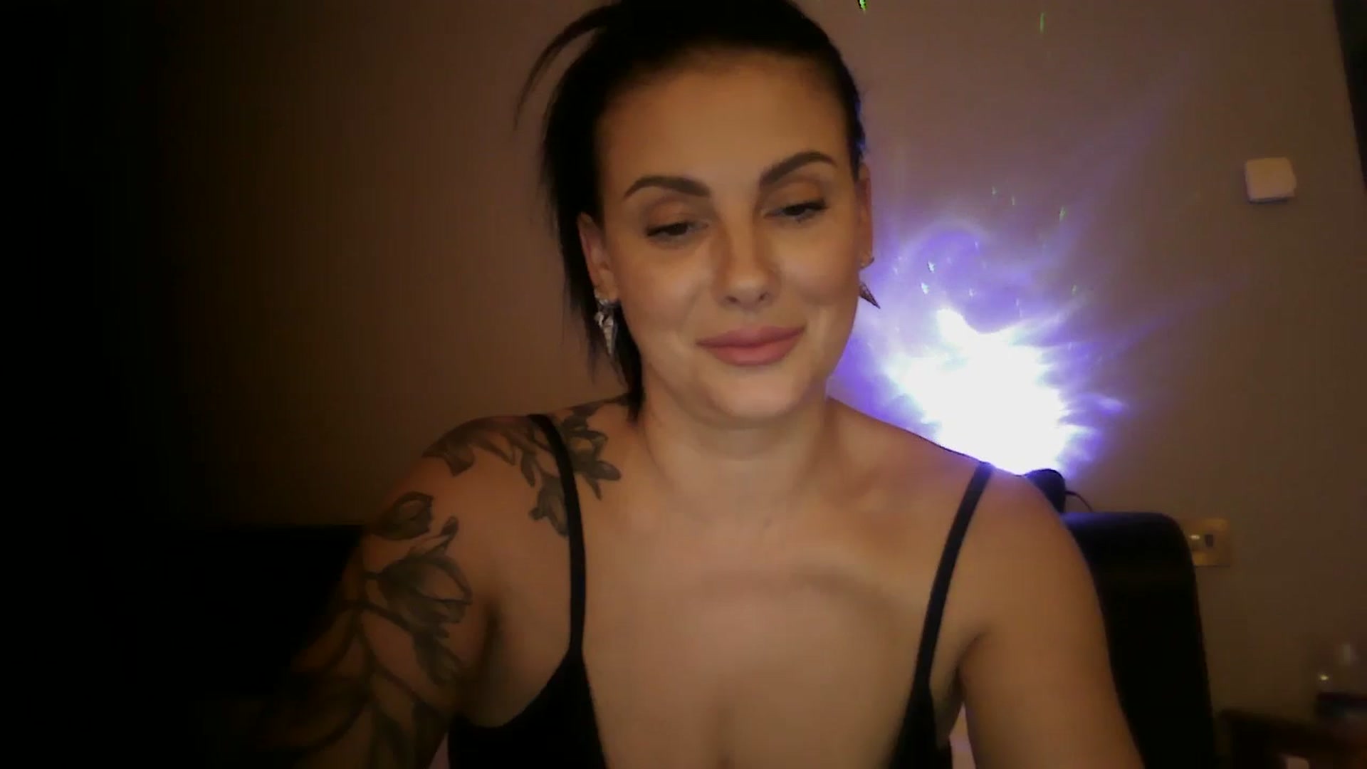 Gallery image thumbnail from FitBaby's myfreecams stream on, 12/11/2023, 14:55 image 13 of 20