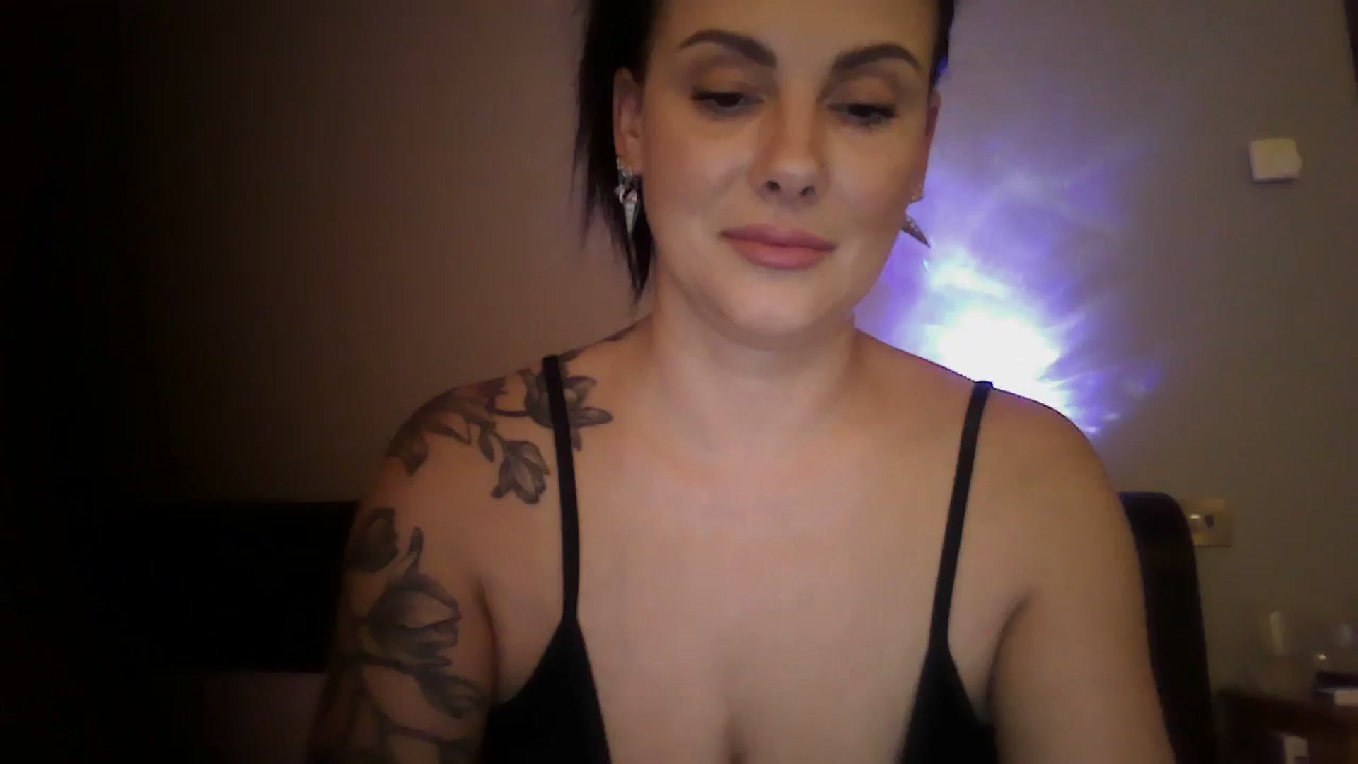 Gallery image thumbnail from FitBaby's myfreecams stream on, 12/11/2023, 14:55 image 1 of 20