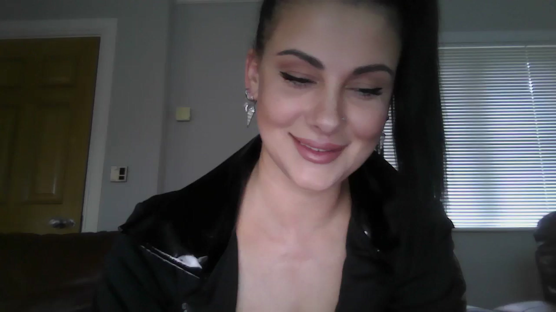 Gallery image thumbnail from FitBaby's myfreecams stream on, 01/11/2024, 15:19 image 17 of 20