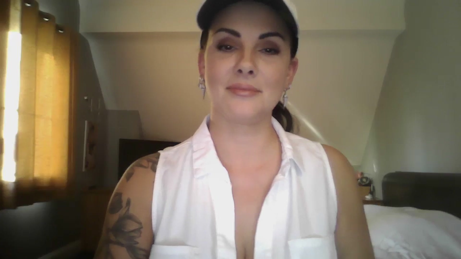 Gallery image thumbnail from FitBaby's myfreecams stream on, 01/16/2024, 15:08 image 10 of 20