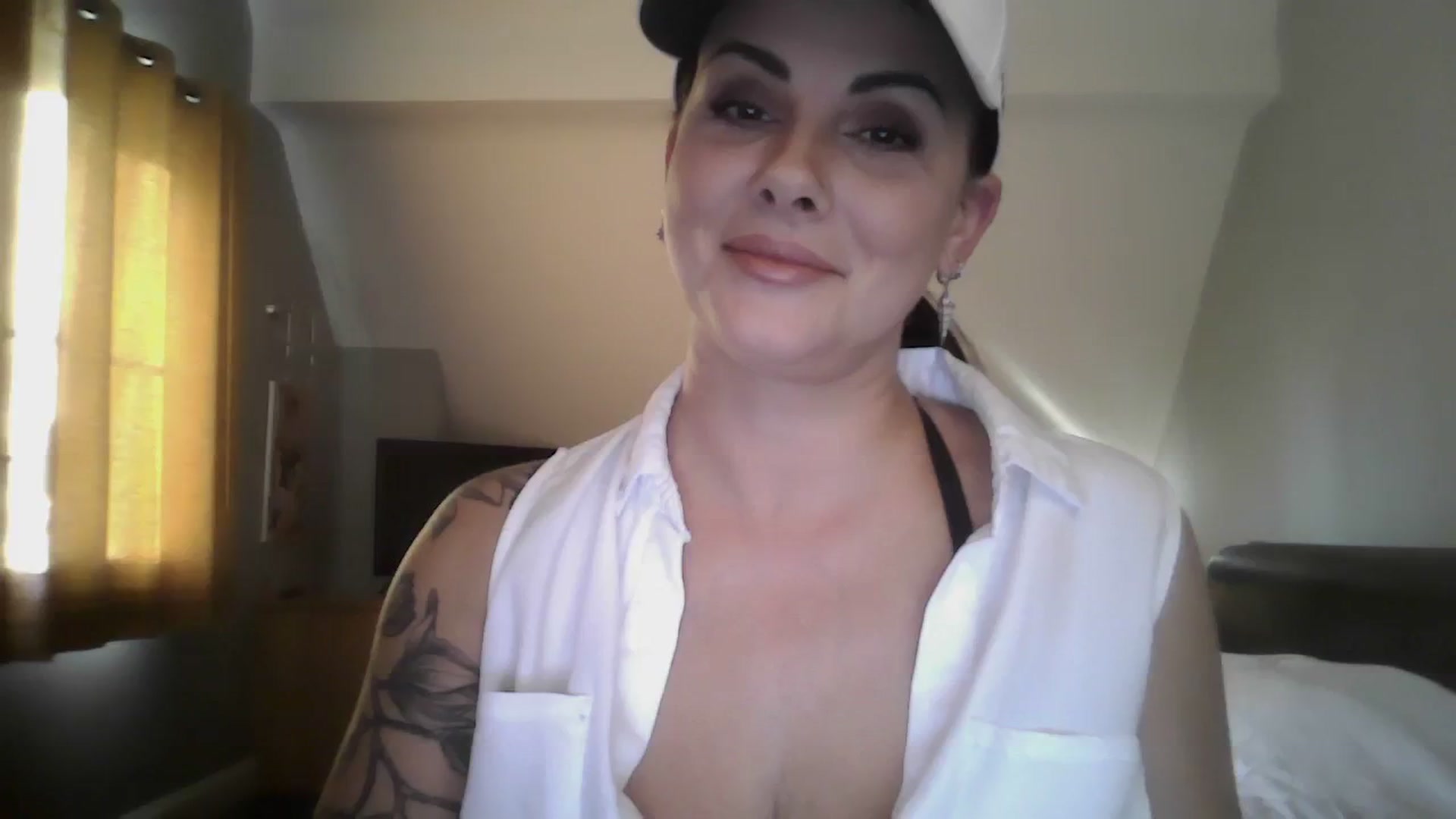 Gallery image thumbnail from FitBaby's myfreecams stream on, 01/16/2024, 15:08 image 20 of 20