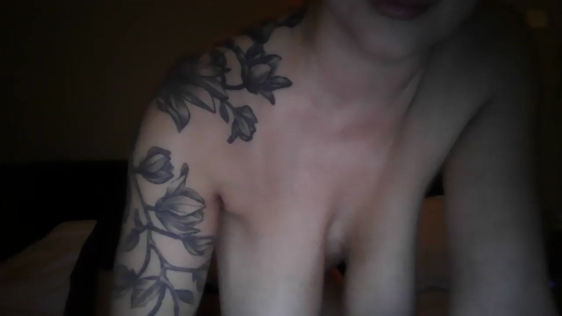 Gallery image thumbnail from FitBaby's myfreecams stream on, 01/25/2024, 16:21 image 16 of 20