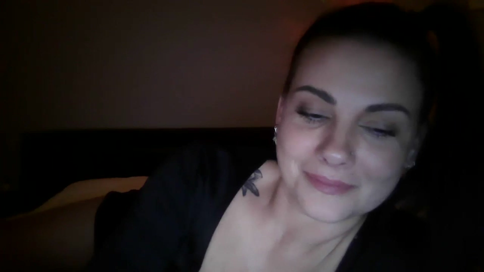 Gallery image thumbnail from FitBaby's myfreecams stream on, 01/25/2024, 17:13 image 16 of 20