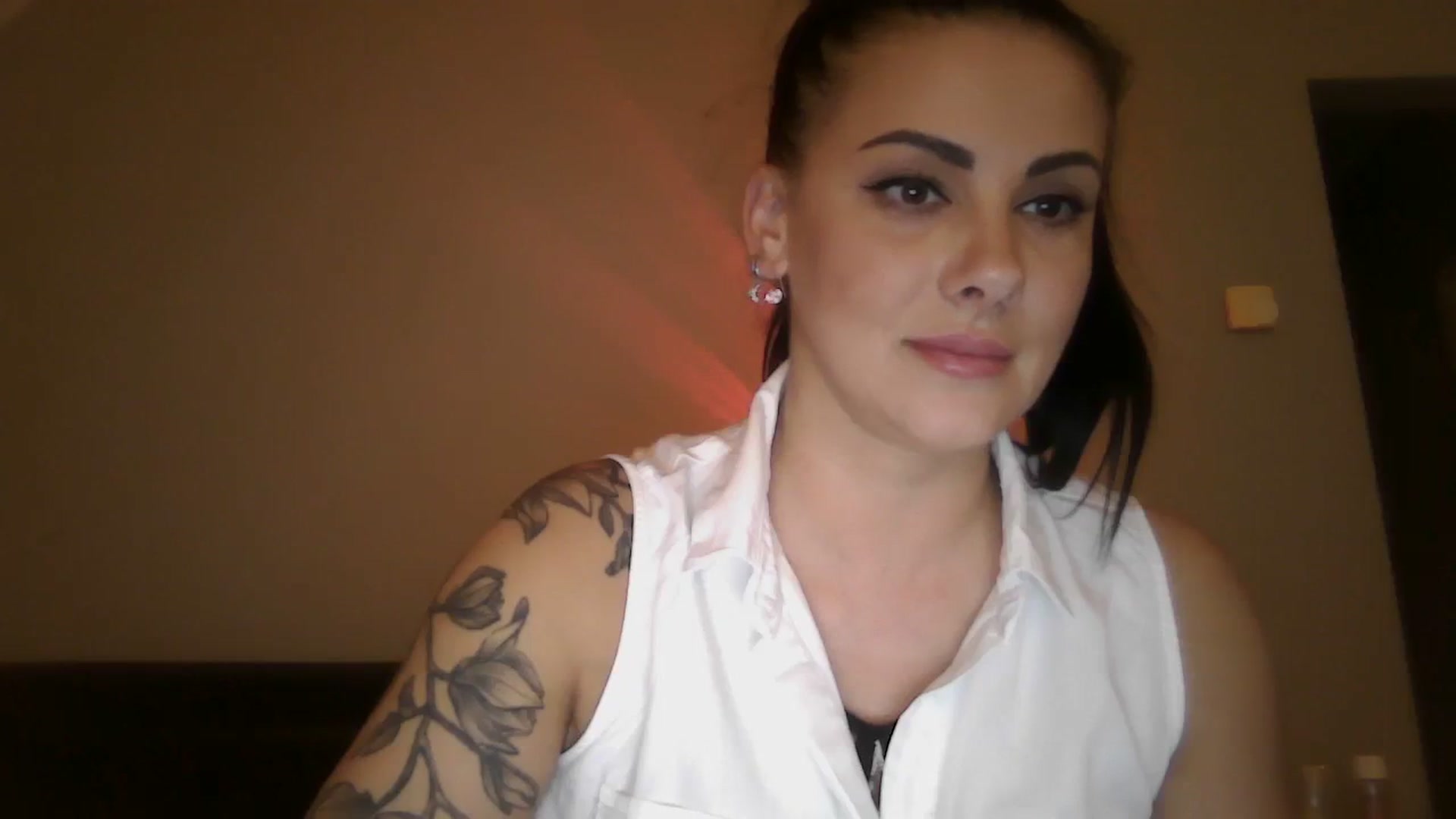 Gallery image thumbnail from FitBaby's myfreecams stream on, 02/19/2024, 15:47 image 13 of 20