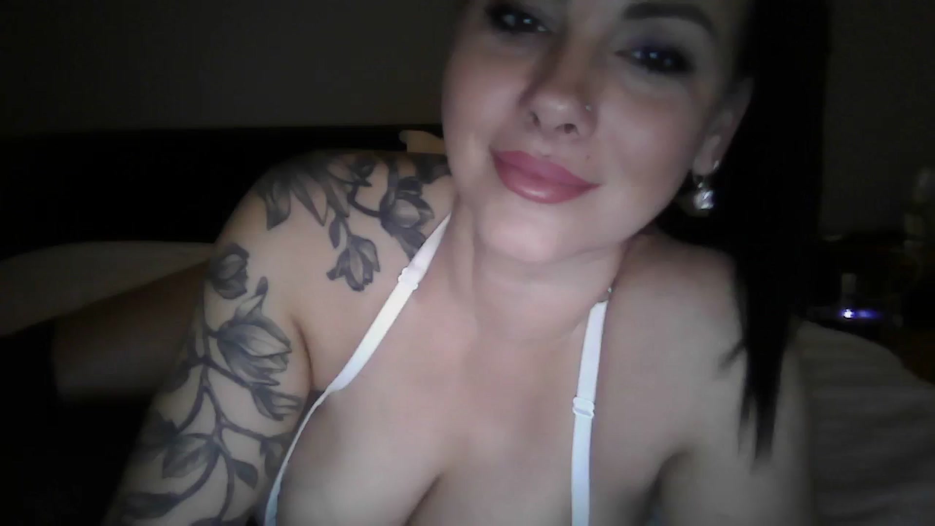 Gallery image thumbnail from FitBaby's myfreecams stream on, 03/07/2024, 16:41 image 15 of 20