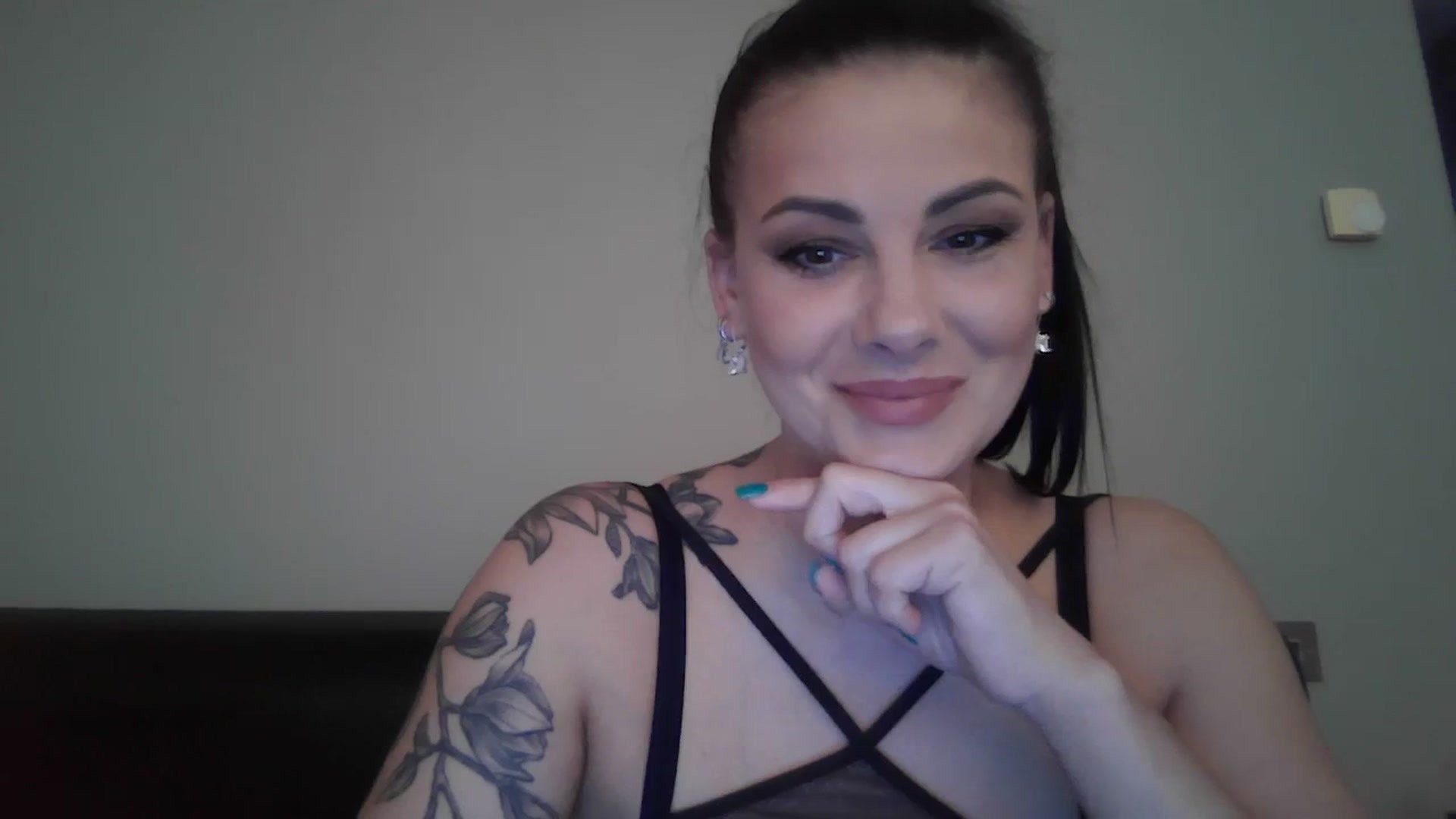 Gallery image thumbnail from FitBaby's myfreecams stream on, 03/08/2024, 15:38 image 18 of 20