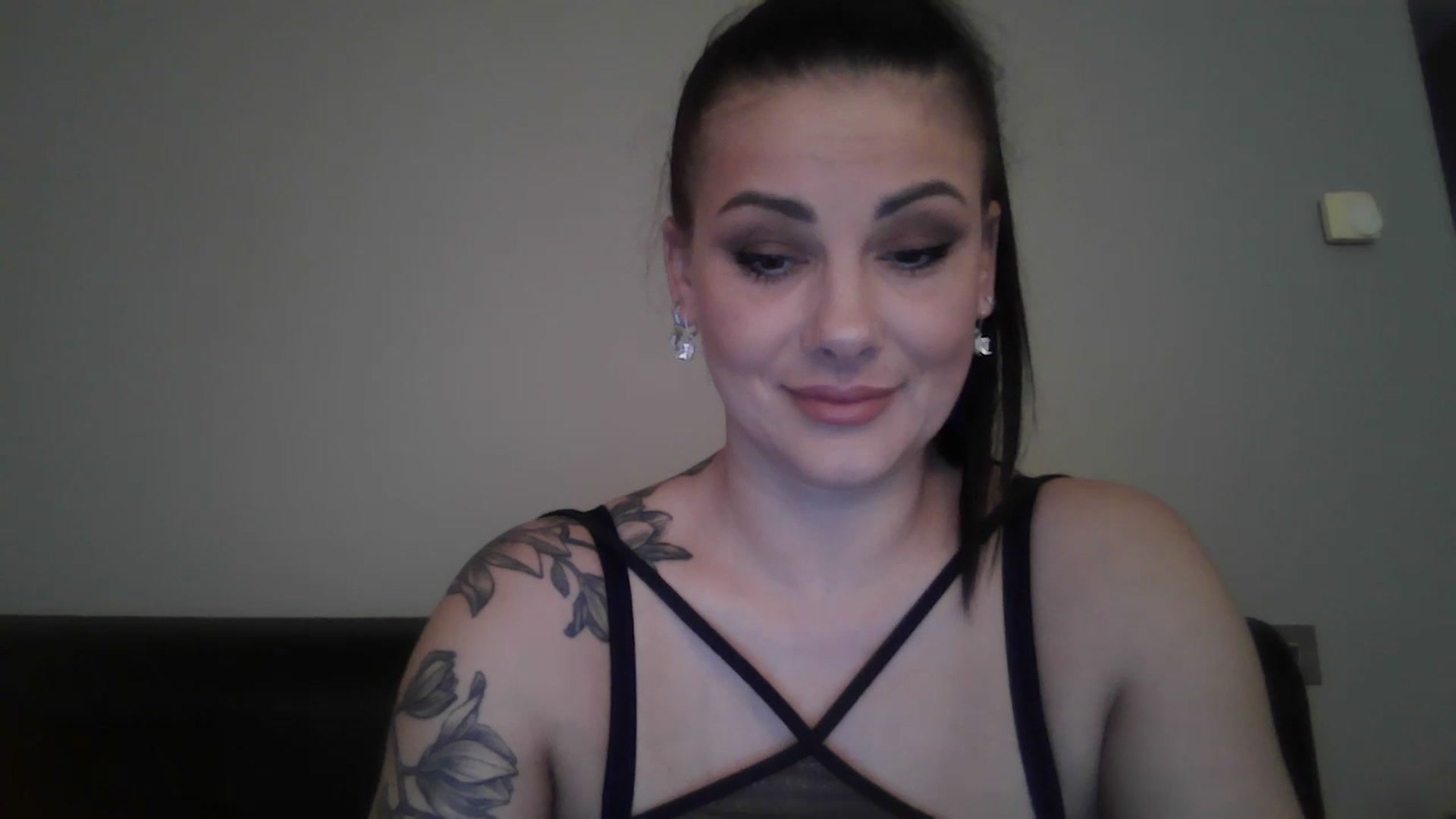 Gallery image thumbnail from FitBaby's myfreecams stream on, 03/08/2024, 15:38 image 20 of 20