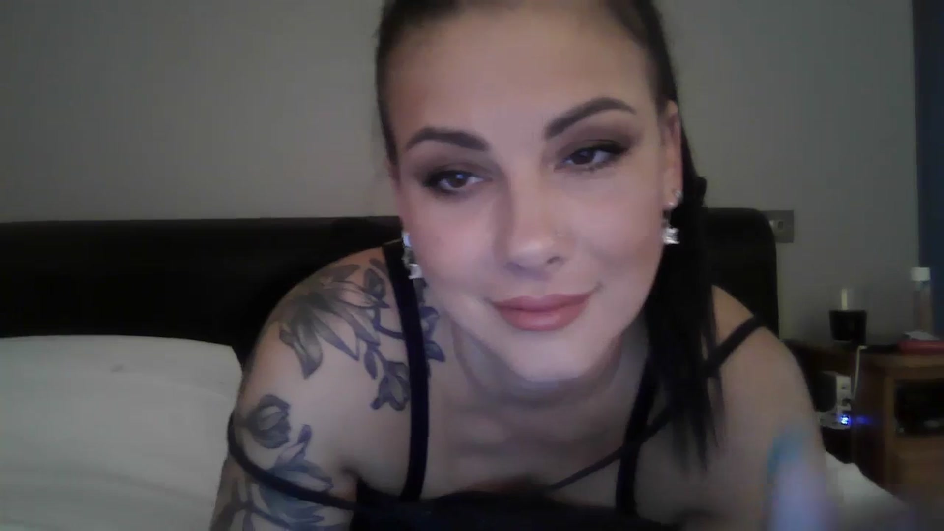 Gallery image thumbnail from FitBaby's myfreecams stream on, 03/08/2024, 15:38 image 10 of 20