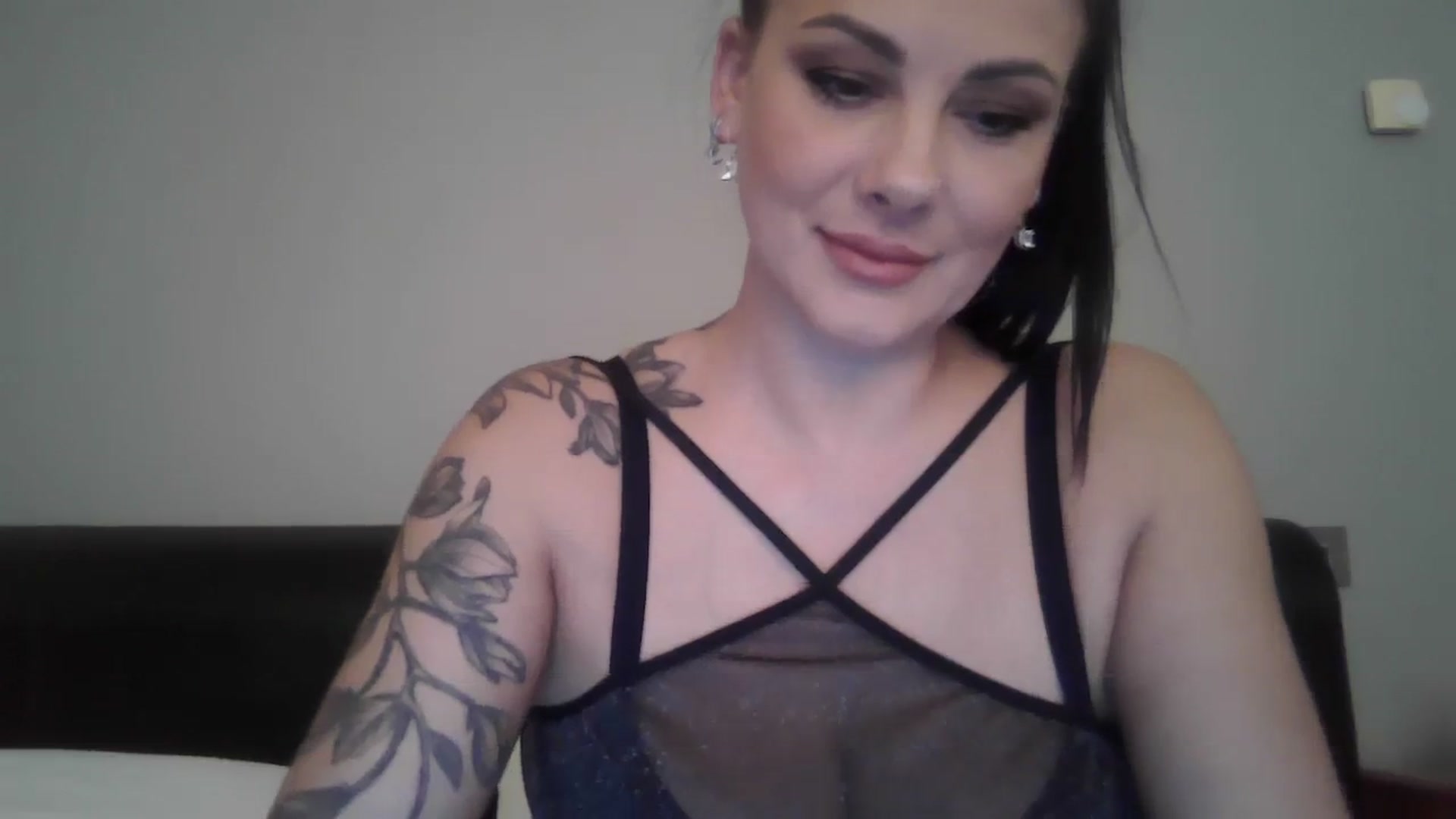 Gallery image thumbnail from FitBaby's myfreecams stream on, 03/08/2024, 15:38 image 15 of 20