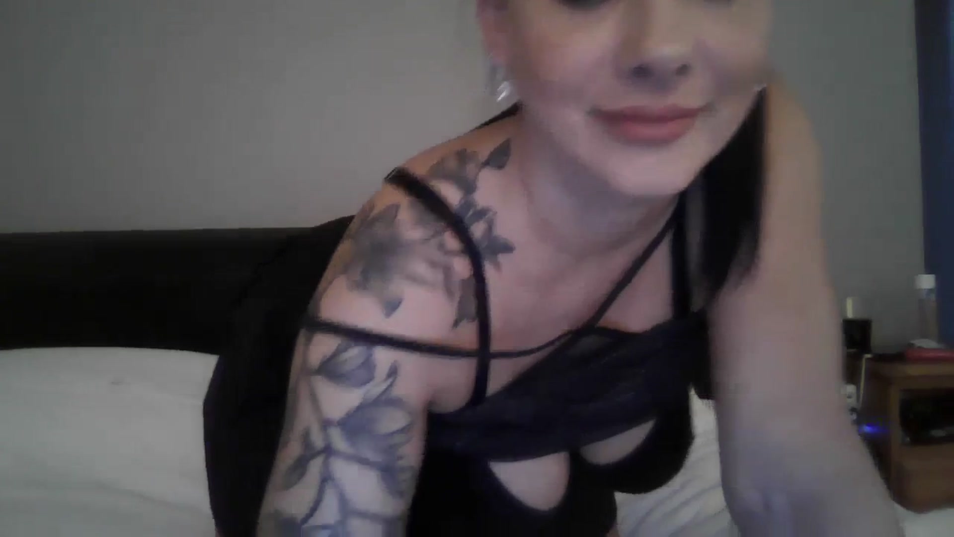 Gallery image thumbnail from FitBaby's myfreecams stream on, 03/08/2024, 15:38 image 9 of 20