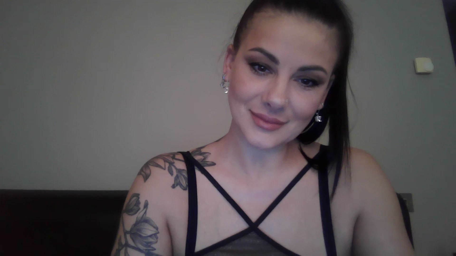 Gallery image thumbnail from FitBaby's myfreecams stream on, 03/08/2024, 15:38 image 19 of 20