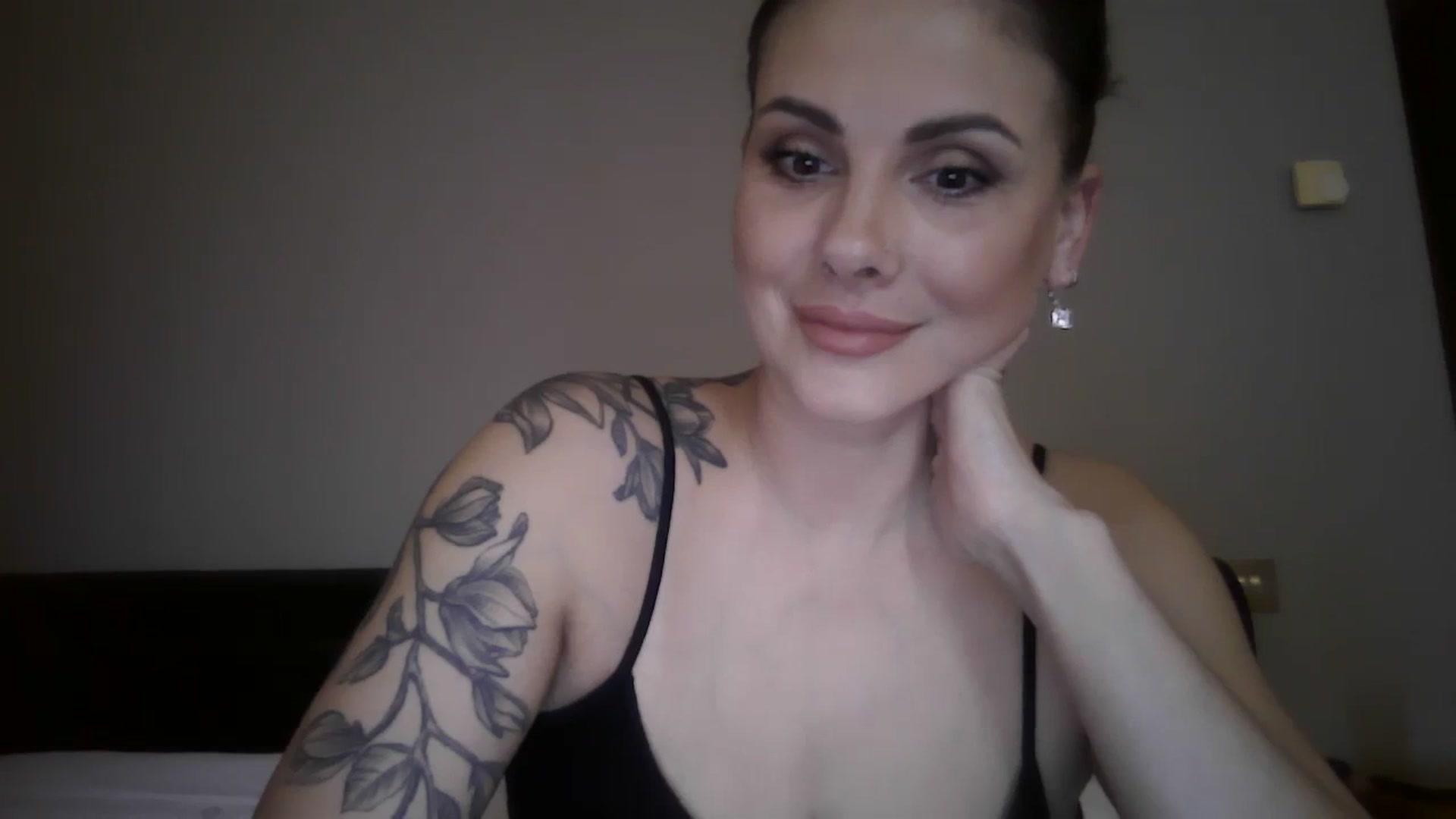Gallery image thumbnail from FitBaby's myfreecams stream on, 03/13/2024, 15:41 image 3 of 20