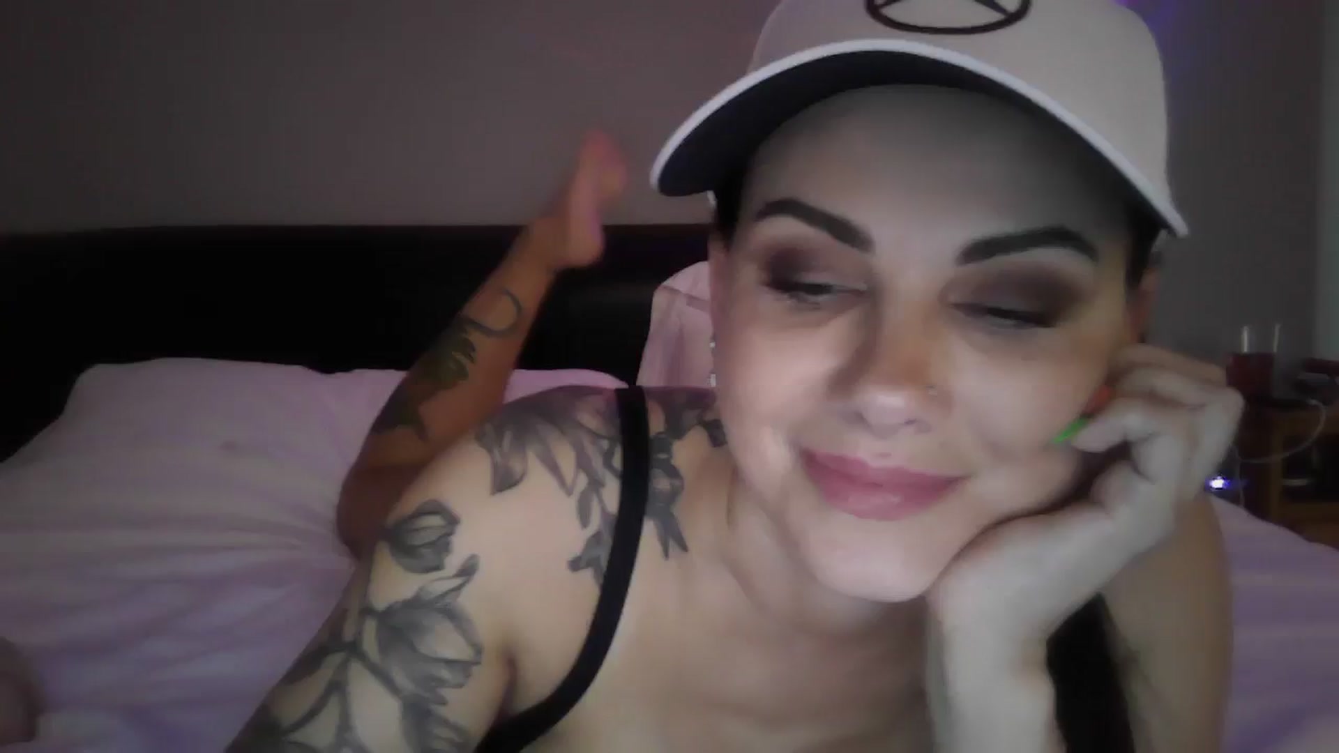 Gallery image thumbnail from FitBaby's myfreecams stream on, 05/03/2024, 14:34 image 1 of 20