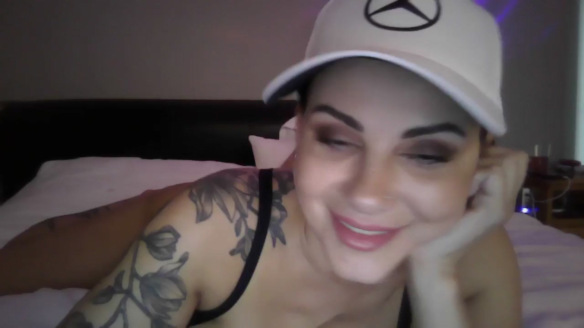 Gallery image thumbnail from FitBaby's myfreecams stream on, 05/03/2024, 14:34 image 7 of 20