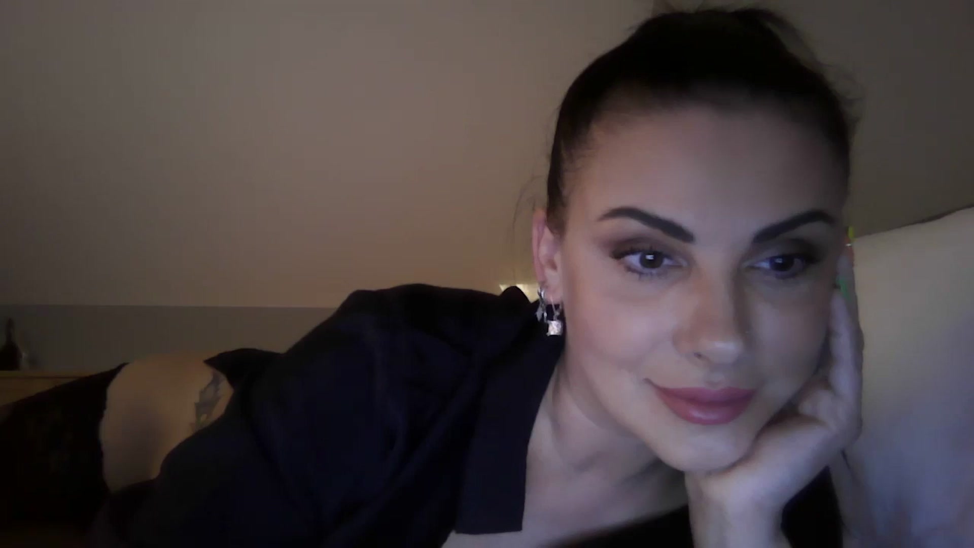 Gallery image thumbnail from FitBaby's myfreecams stream on, 05/08/2024, 14:57 image 3 of 20