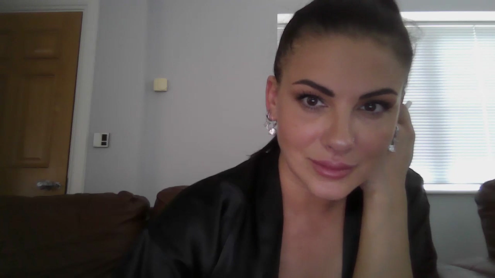 Gallery image thumbnail from FitBaby's myfreecams stream on, 05/22/2024, 11:37 image 7 of 20