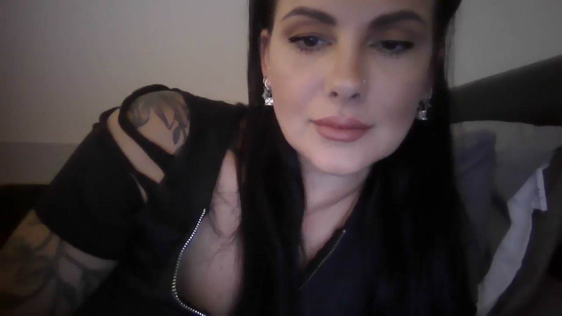 Gallery image thumbnail from FitBaby's myfreecams stream on, 06/20/2024, 13:26 image 12 of 20