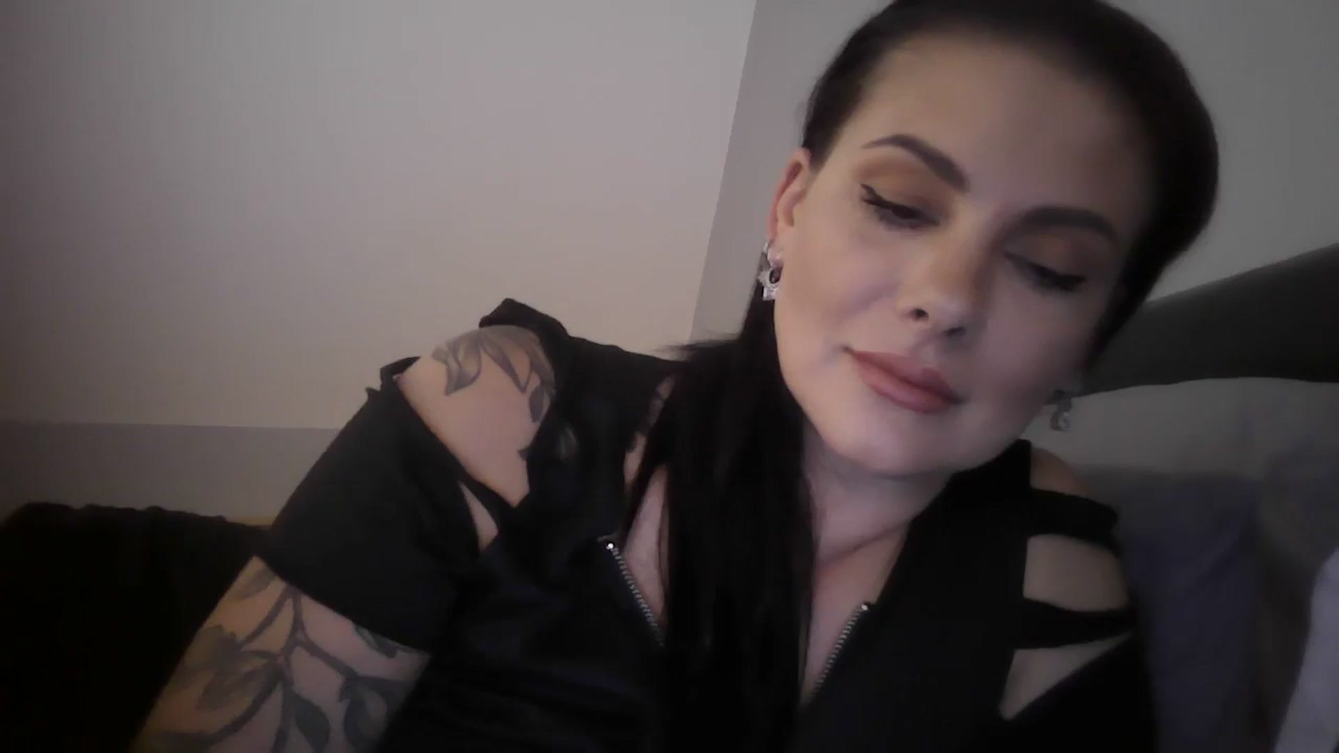 Gallery image thumbnail from FitBaby's myfreecams stream on, 06/20/2024, 13:26 image 17 of 20