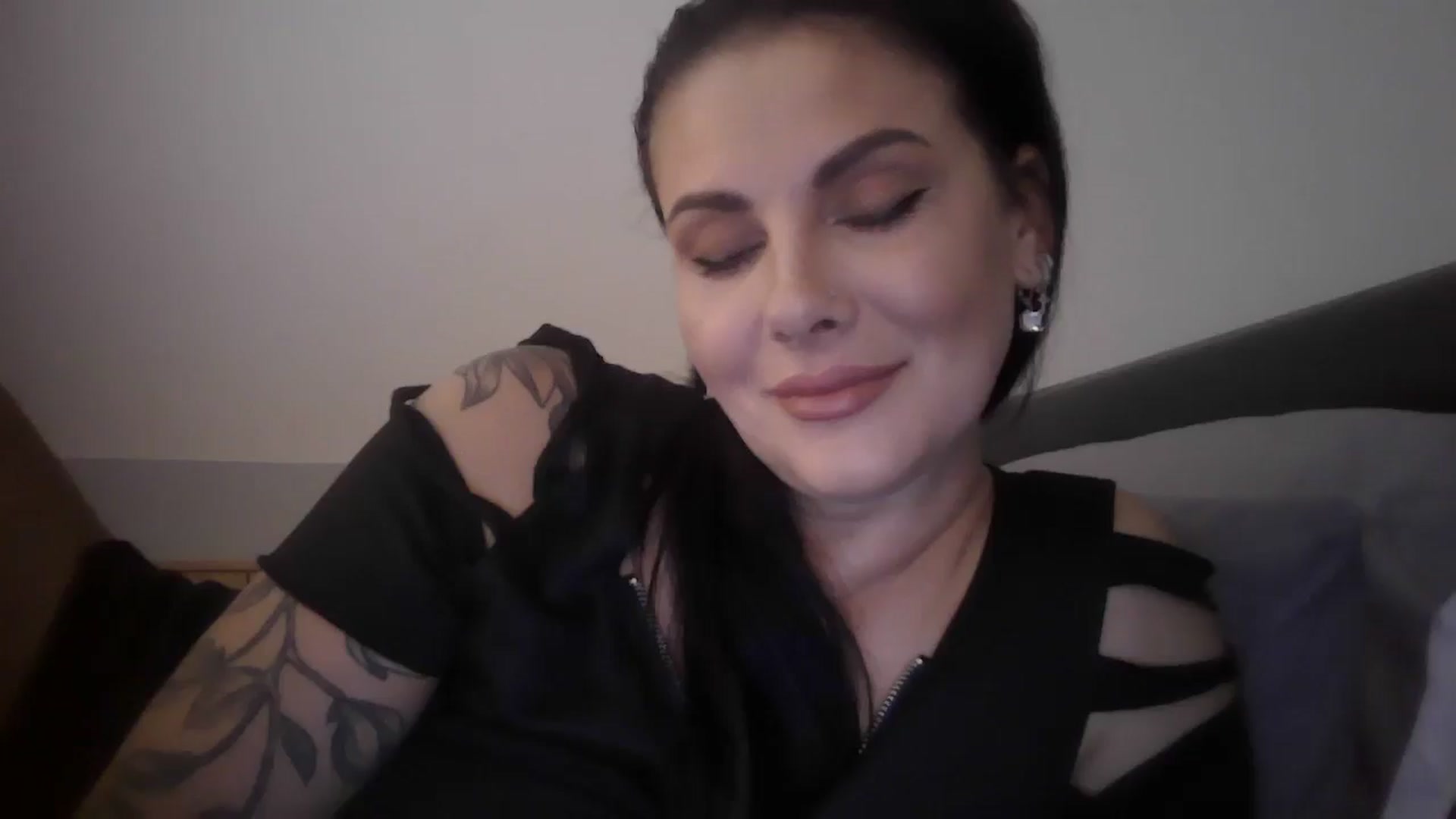 Gallery image thumbnail from FitBaby's myfreecams stream on, 06/20/2024, 13:26 image 20 of 20