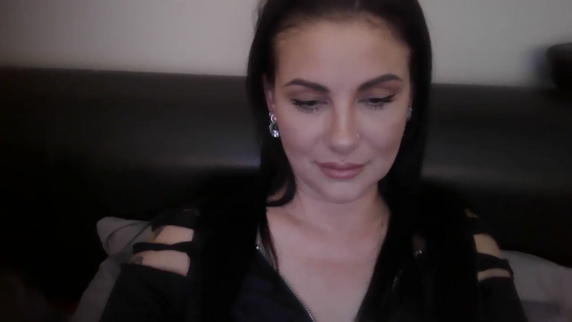 Gallery image thumbnail from FitBaby's myfreecams stream on, 06/20/2024, 14:37 image 10 of 20