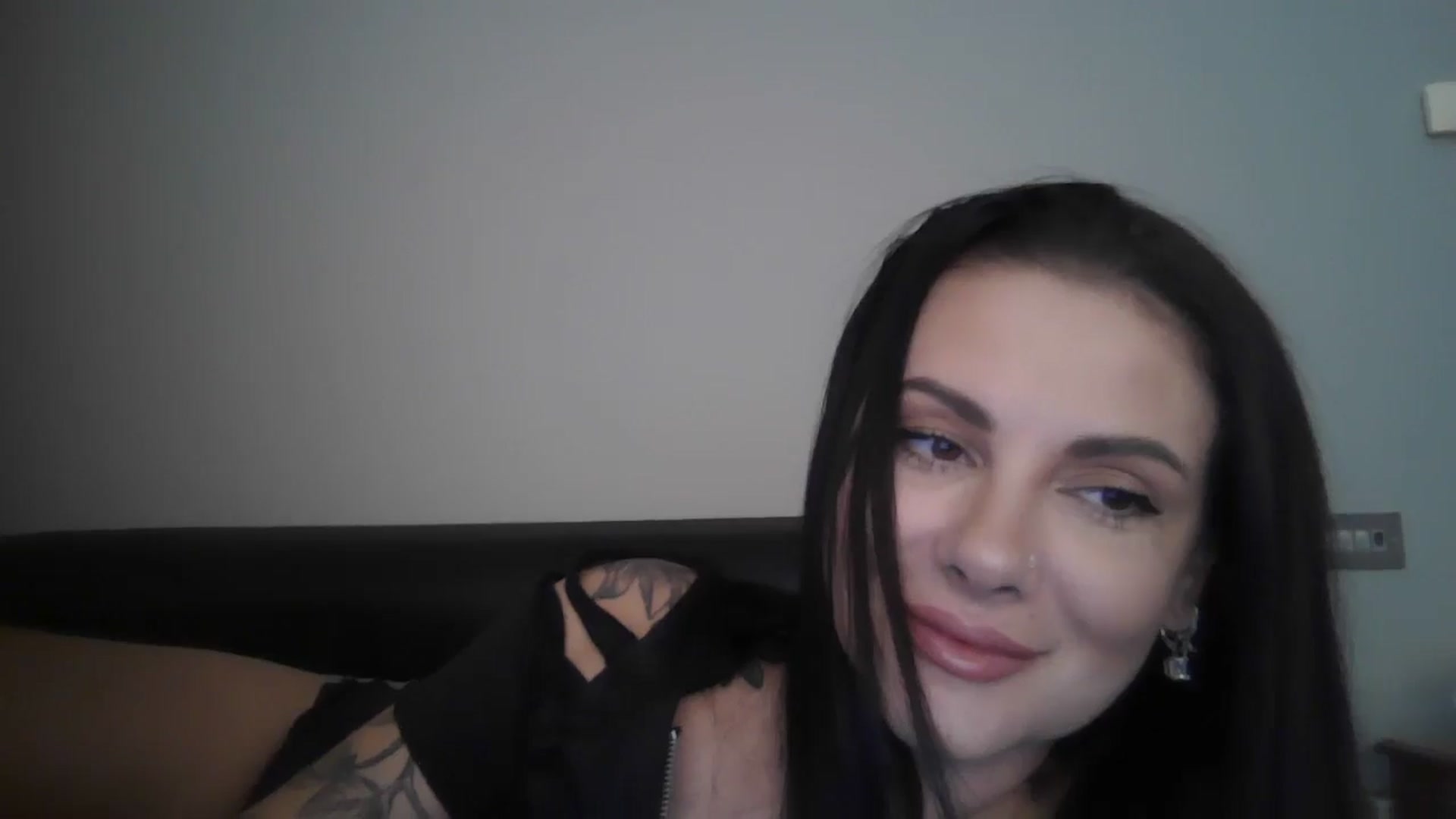 Gallery image thumbnail from FitBaby's myfreecams stream on, 06/20/2024, 14:37 image 17 of 20