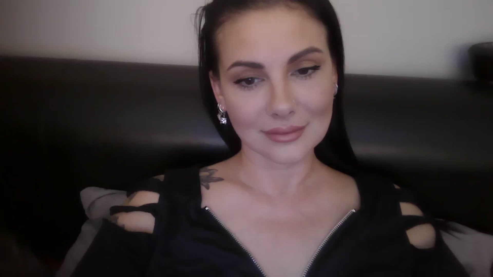 Gallery image thumbnail from FitBaby's myfreecams stream on, 06/20/2024, 14:37 image 12 of 20