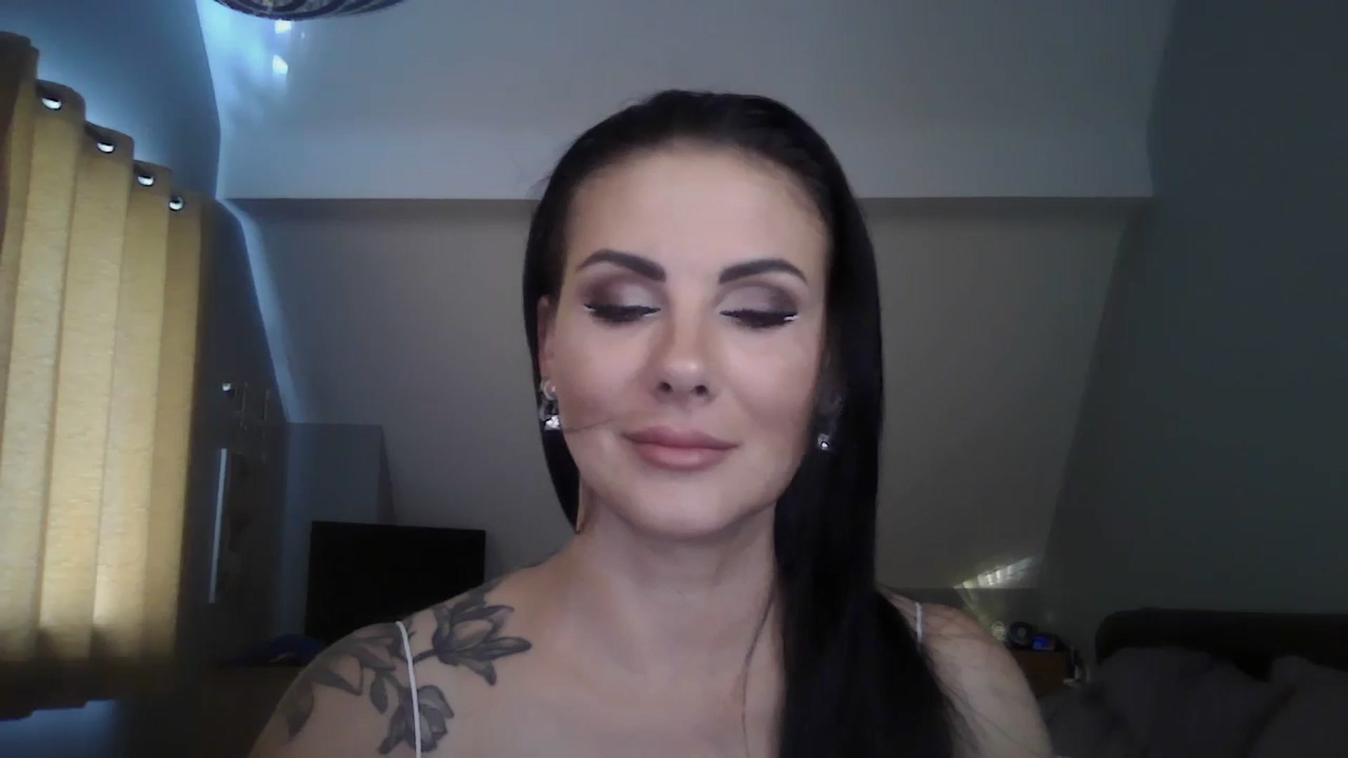 Gallery image thumbnail from FitBaby's myfreecams stream on, 06/21/2024, 13:38 image 4 of 20