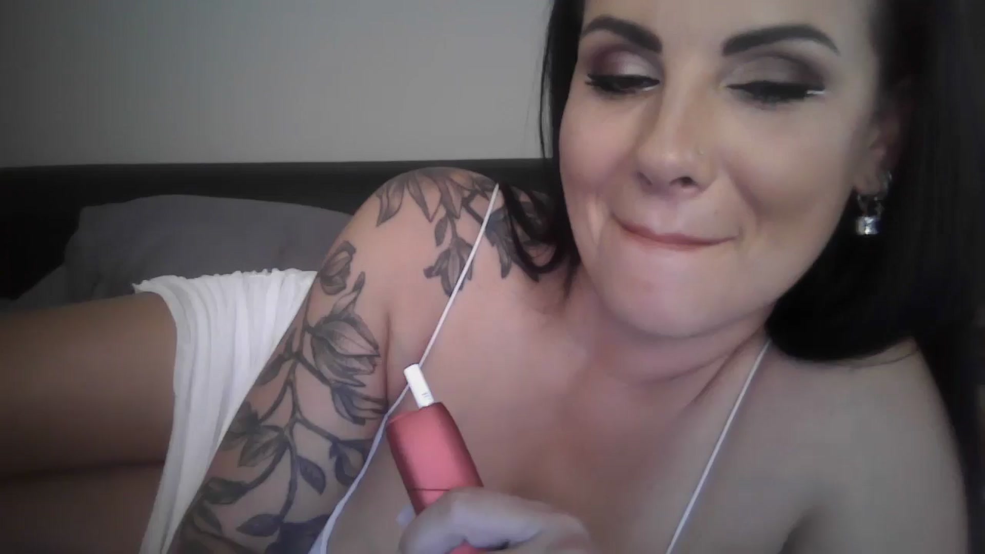 Gallery image thumbnail from FitBaby's myfreecams stream on, 06/21/2024, 14:18 image 17 of 20
