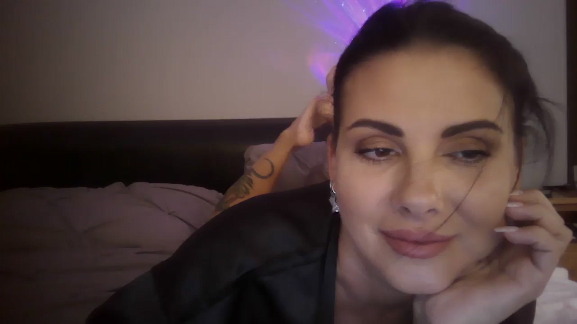 Gallery image thumbnail from FitBaby's myfreecams stream on, 06/24/2024, 14:08 image 3 of 20