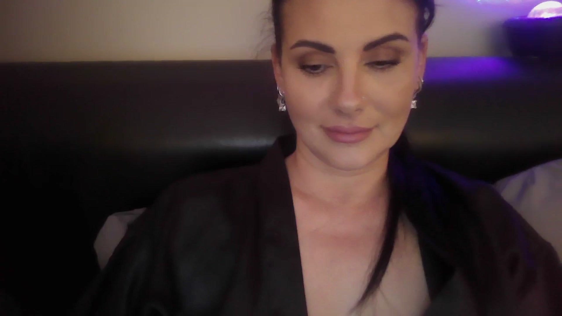Gallery image thumbnail from FitBaby's myfreecams stream on, 06/24/2024, 14:08 image 10 of 20