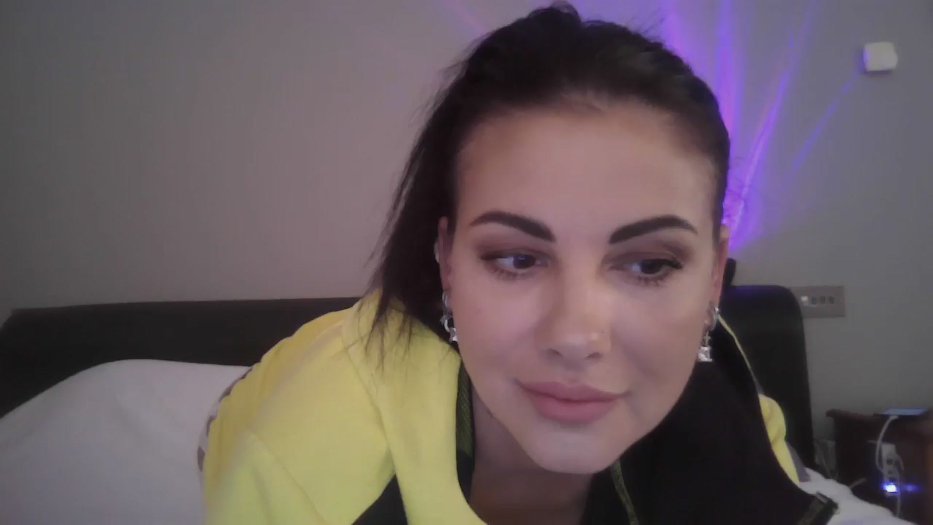 Gallery image thumbnail from FitBaby's myfreecams stream on, 07/04/2024, 12:50 image 8 of 20