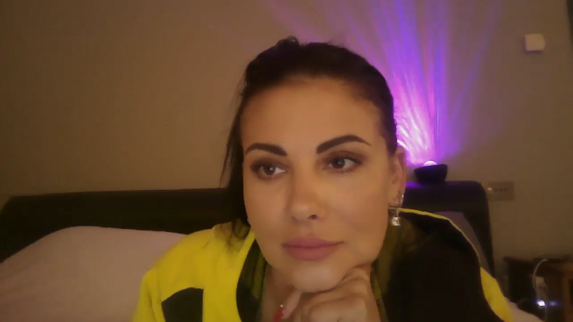 Gallery image thumbnail from FitBaby's myfreecams stream on, 07/04/2024, 12:50 image 12 of 20