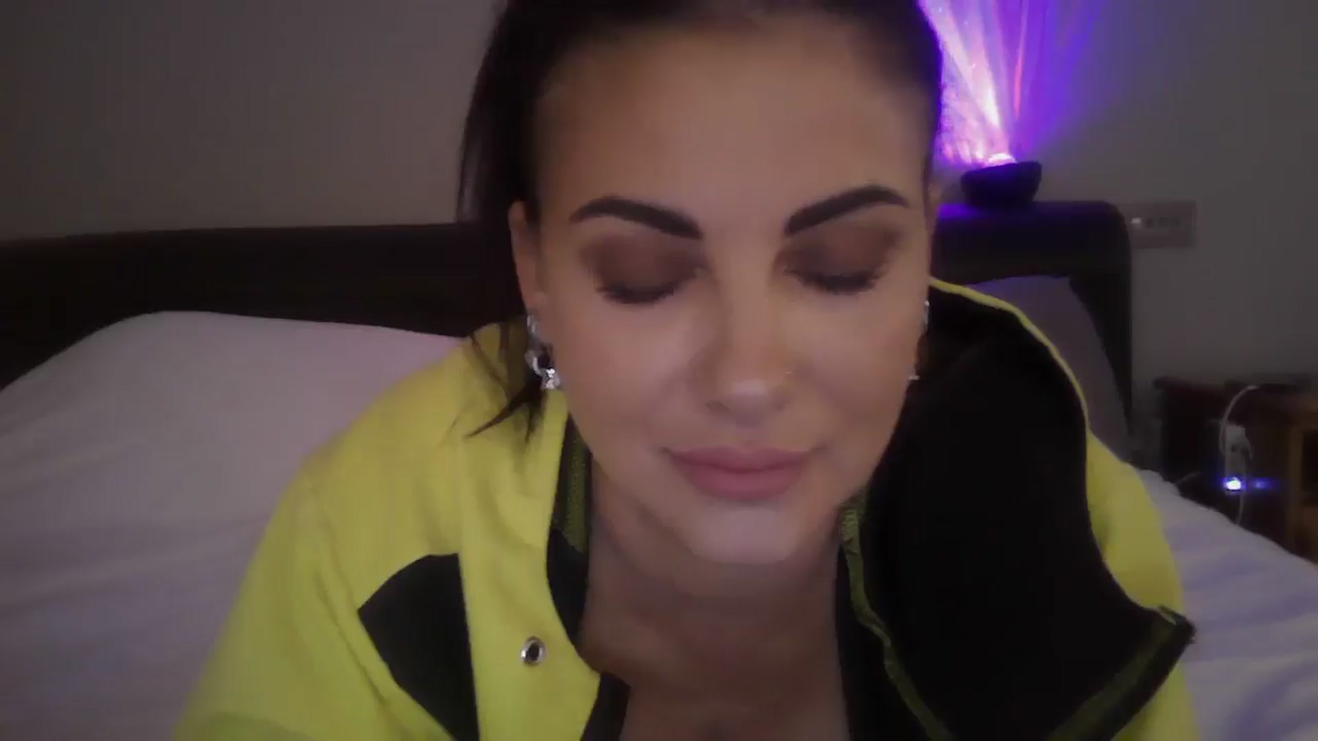 Gallery image thumbnail from FitBaby's myfreecams stream on, 07/04/2024, 12:50 image 17 of 20