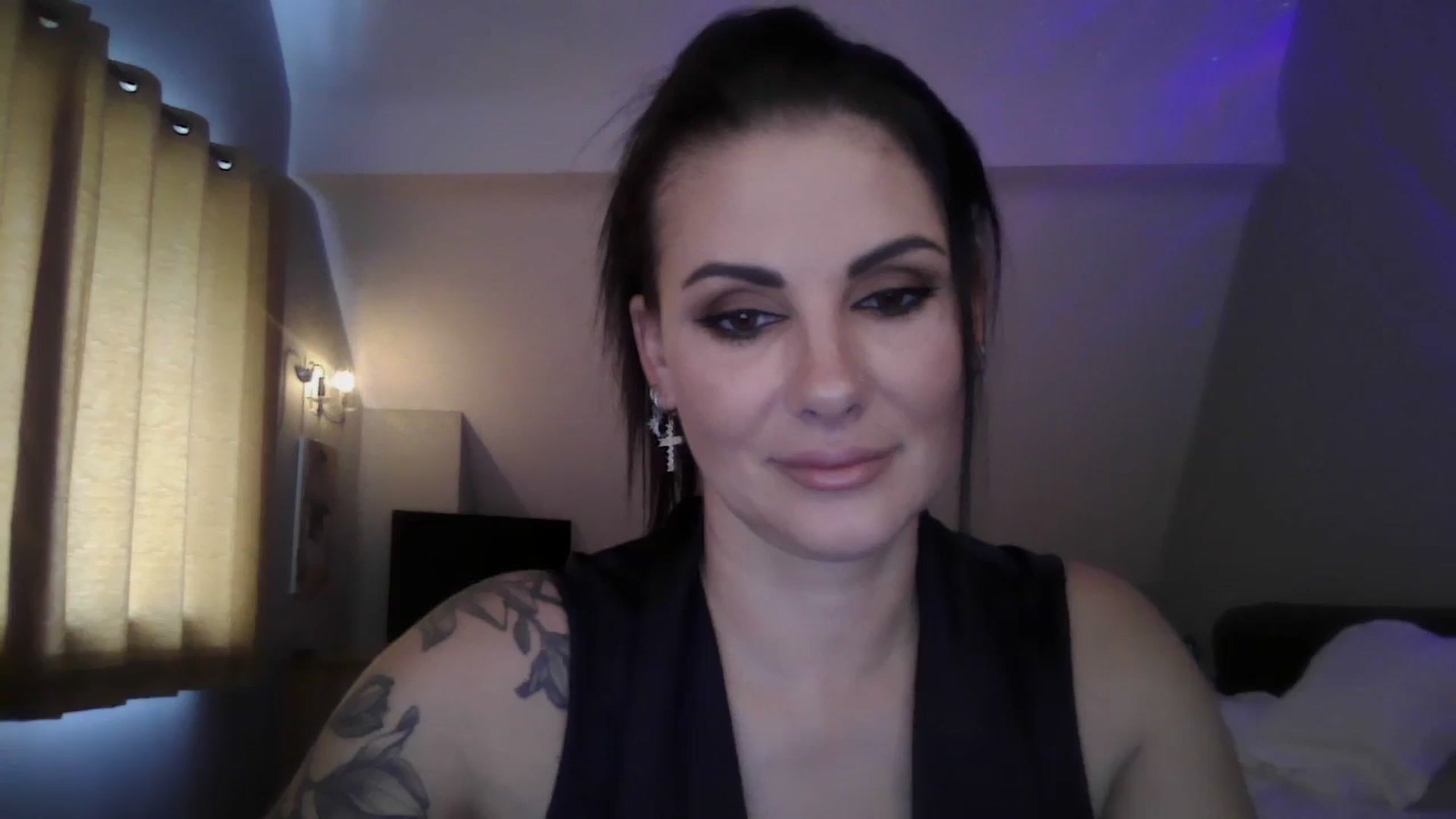 Gallery image thumbnail from FitBaby's myfreecams stream on, 07/15/2024, 12:24 image 12 of 20
