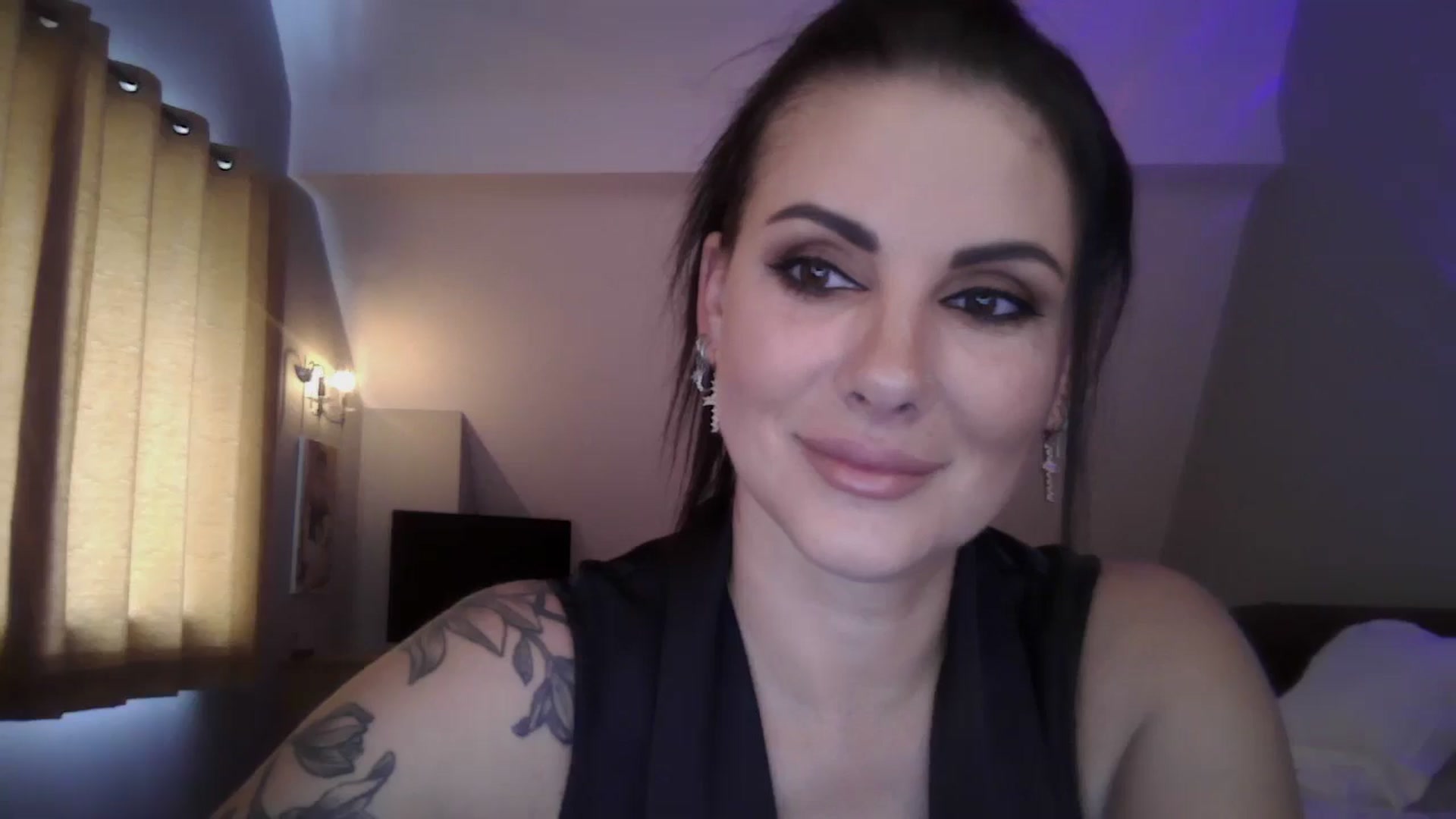 Gallery image thumbnail from FitBaby's myfreecams stream on, 07/15/2024, 12:24 image 10 of 20