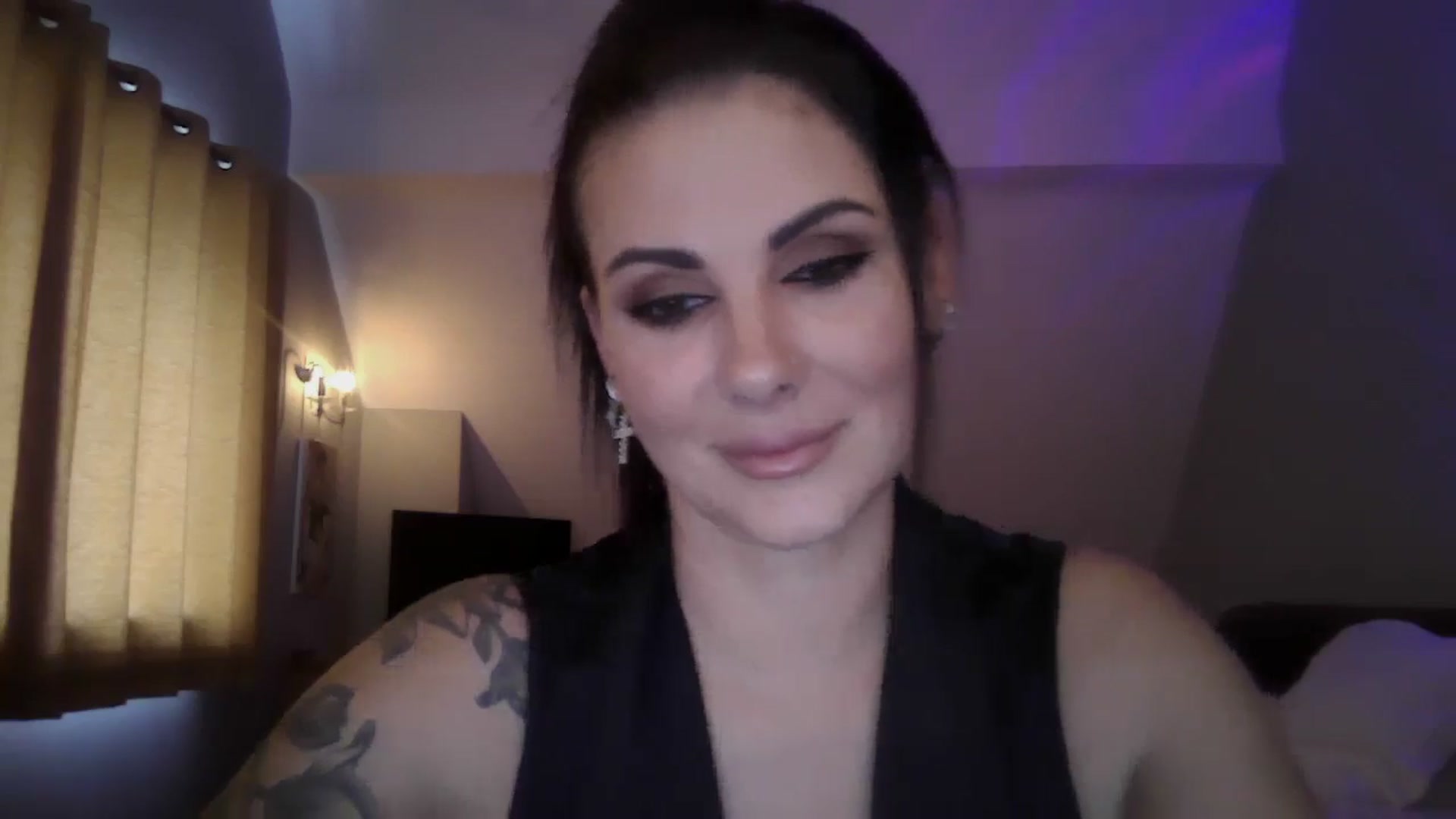Gallery image thumbnail from FitBaby's myfreecams stream on, 07/15/2024, 12:24 image 6 of 20