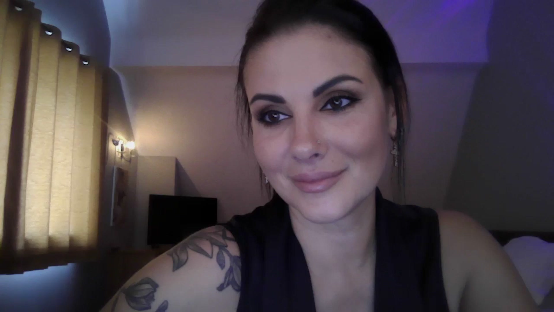 Gallery image thumbnail from FitBaby's myfreecams stream on, 07/15/2024, 12:24 image 15 of 20