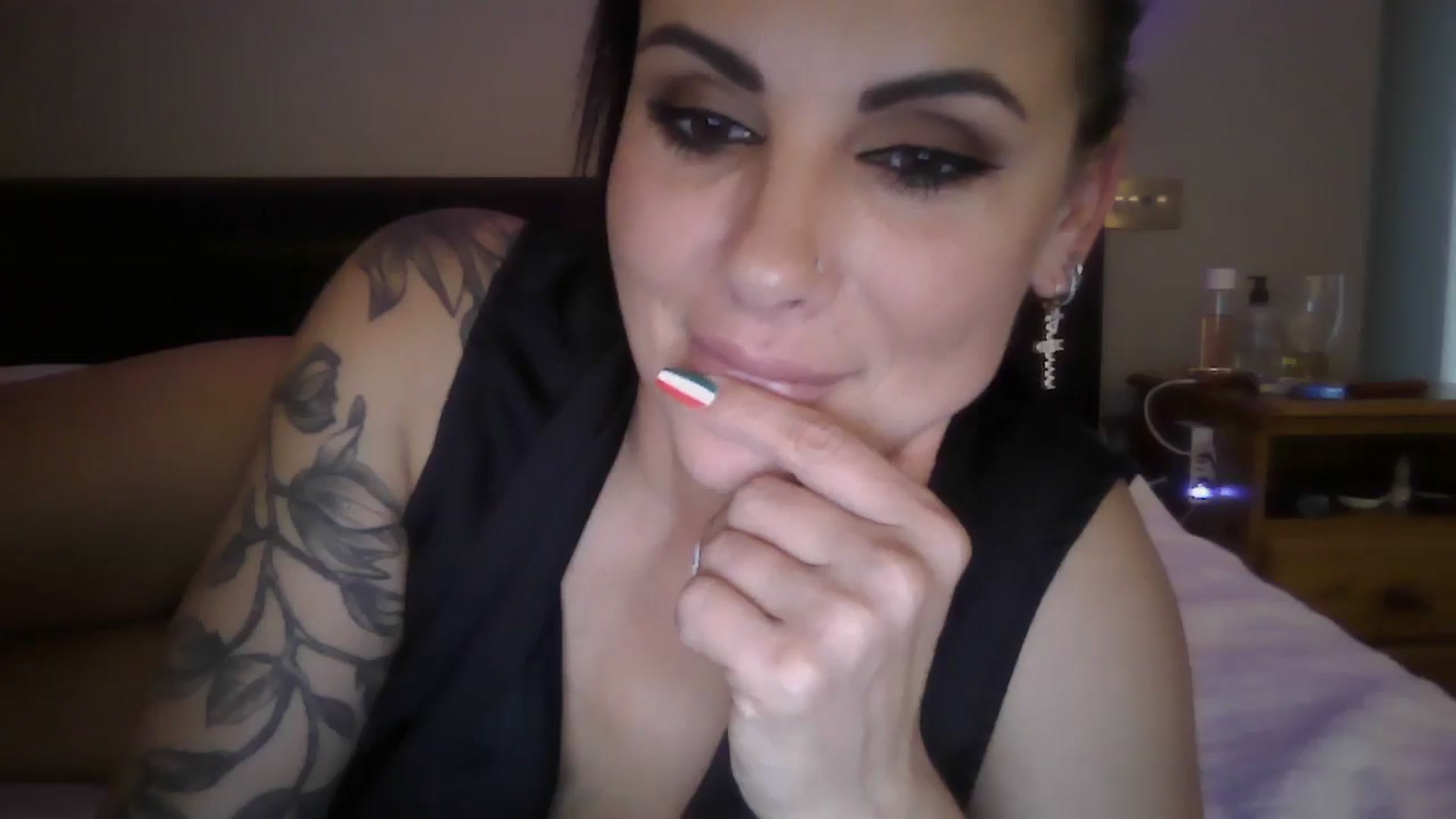 Gallery image thumbnail from FitBaby's myfreecams stream on, 07/15/2024, 13:54 image 13 of 20