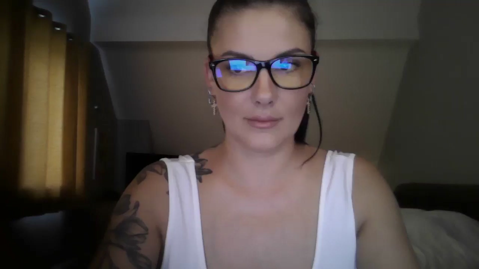 Gallery image thumbnail from FitBaby's myfreecams stream on, 07/19/2024, 14:05 image 3 of 20