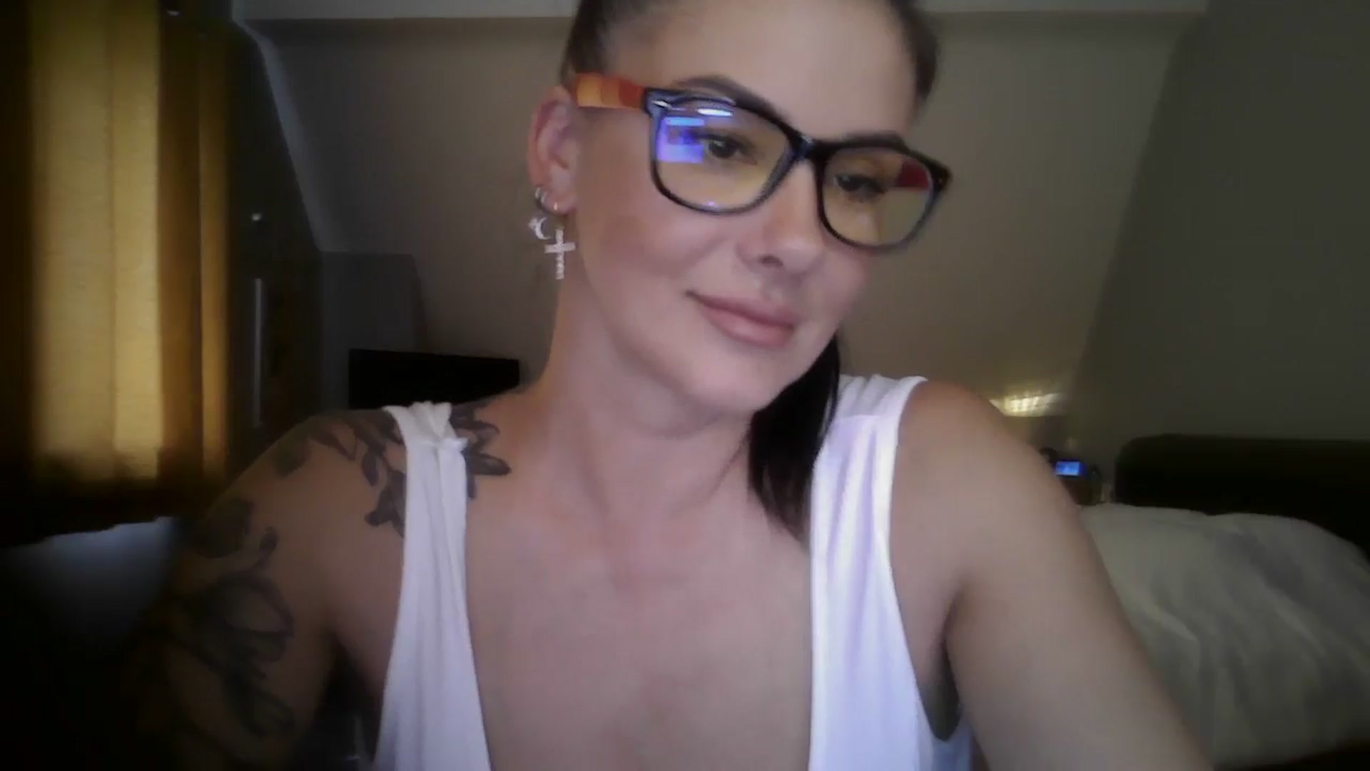 Gallery image thumbnail from FitBaby's myfreecams stream on, 07/19/2024, 14:05 image 15 of 20
