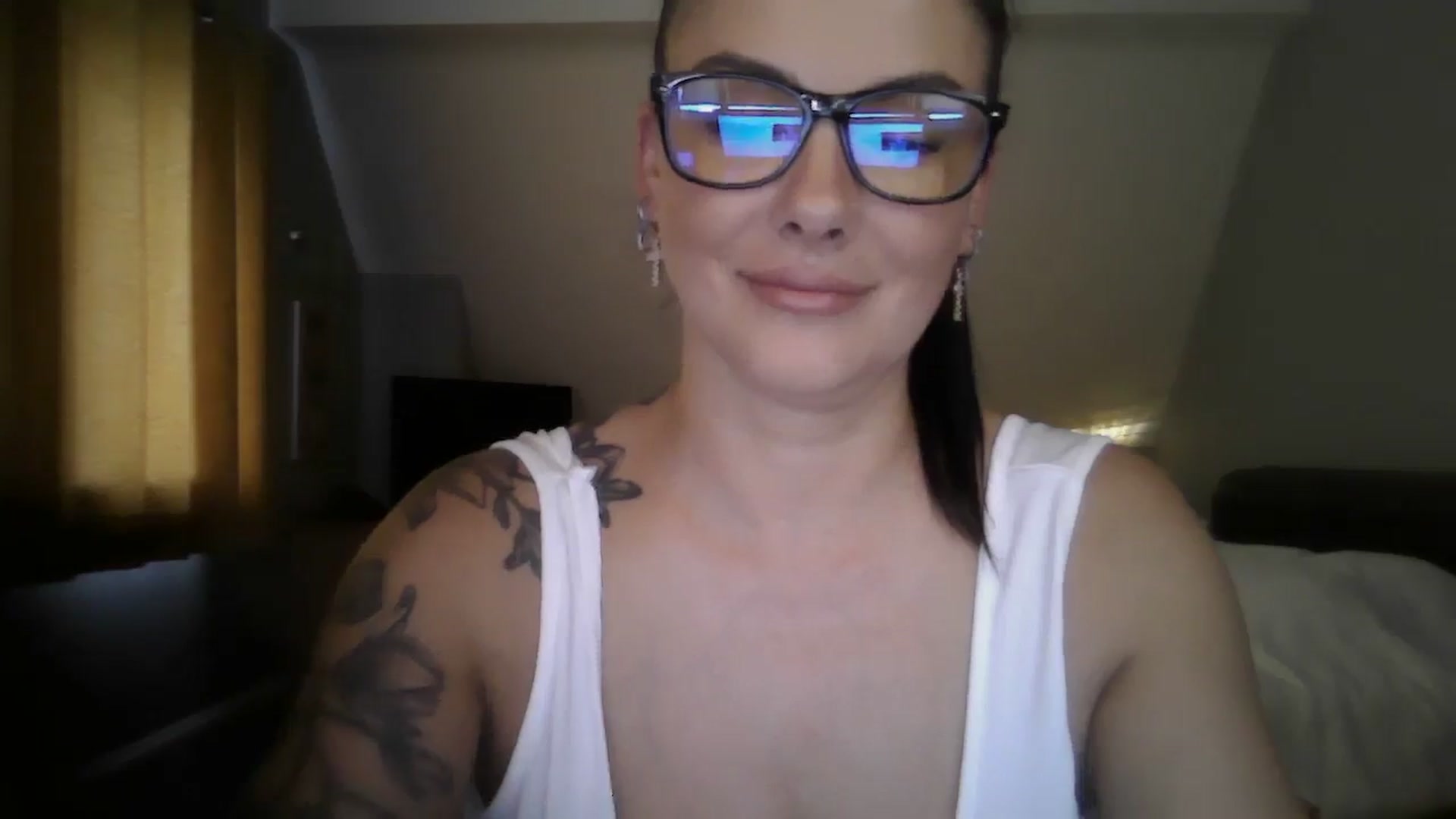 Gallery image thumbnail from FitBaby's myfreecams stream on, 07/19/2024, 14:05 image 11 of 20
