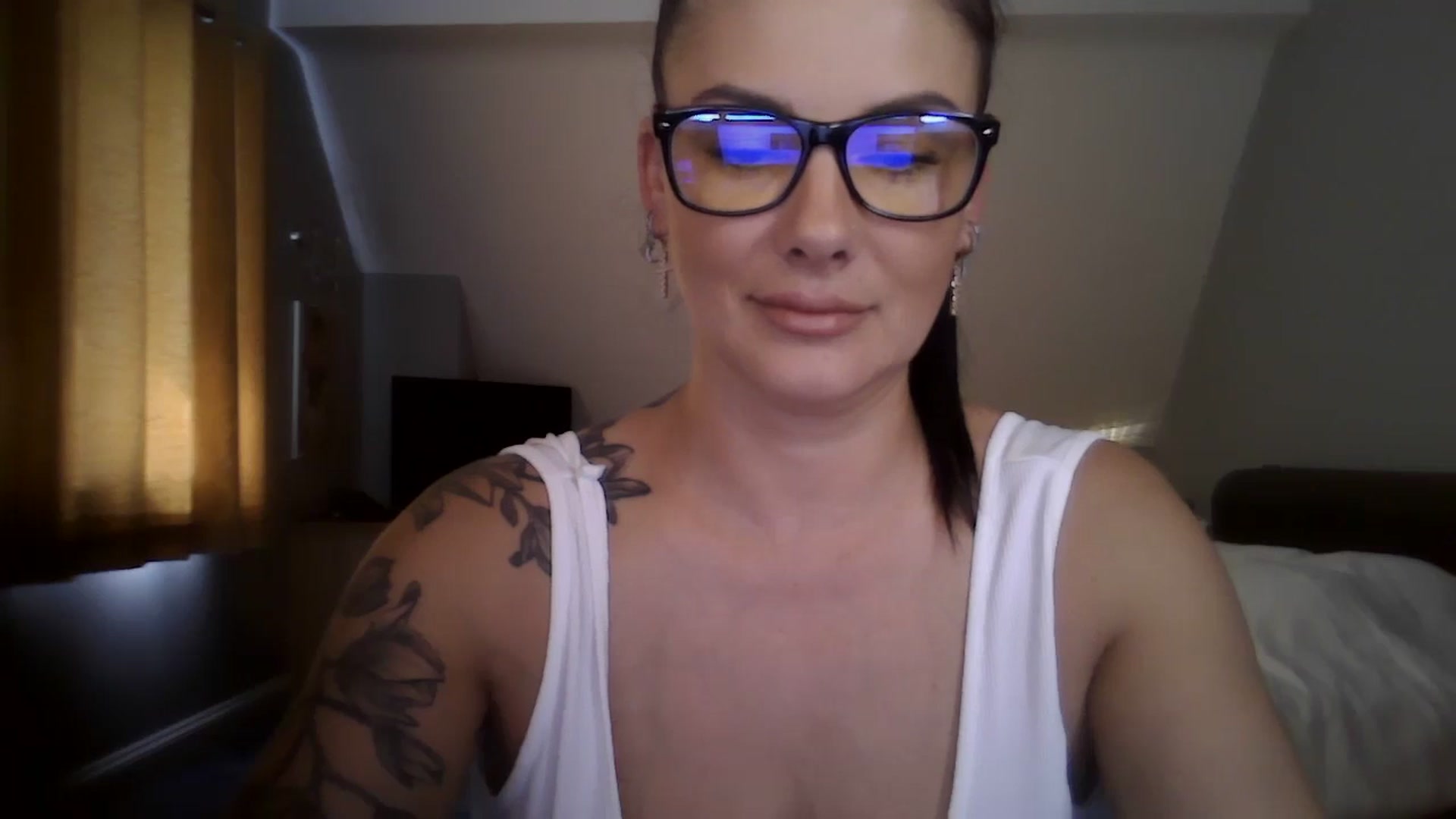 Gallery image thumbnail from FitBaby's myfreecams stream on, 07/19/2024, 14:05 image 10 of 20