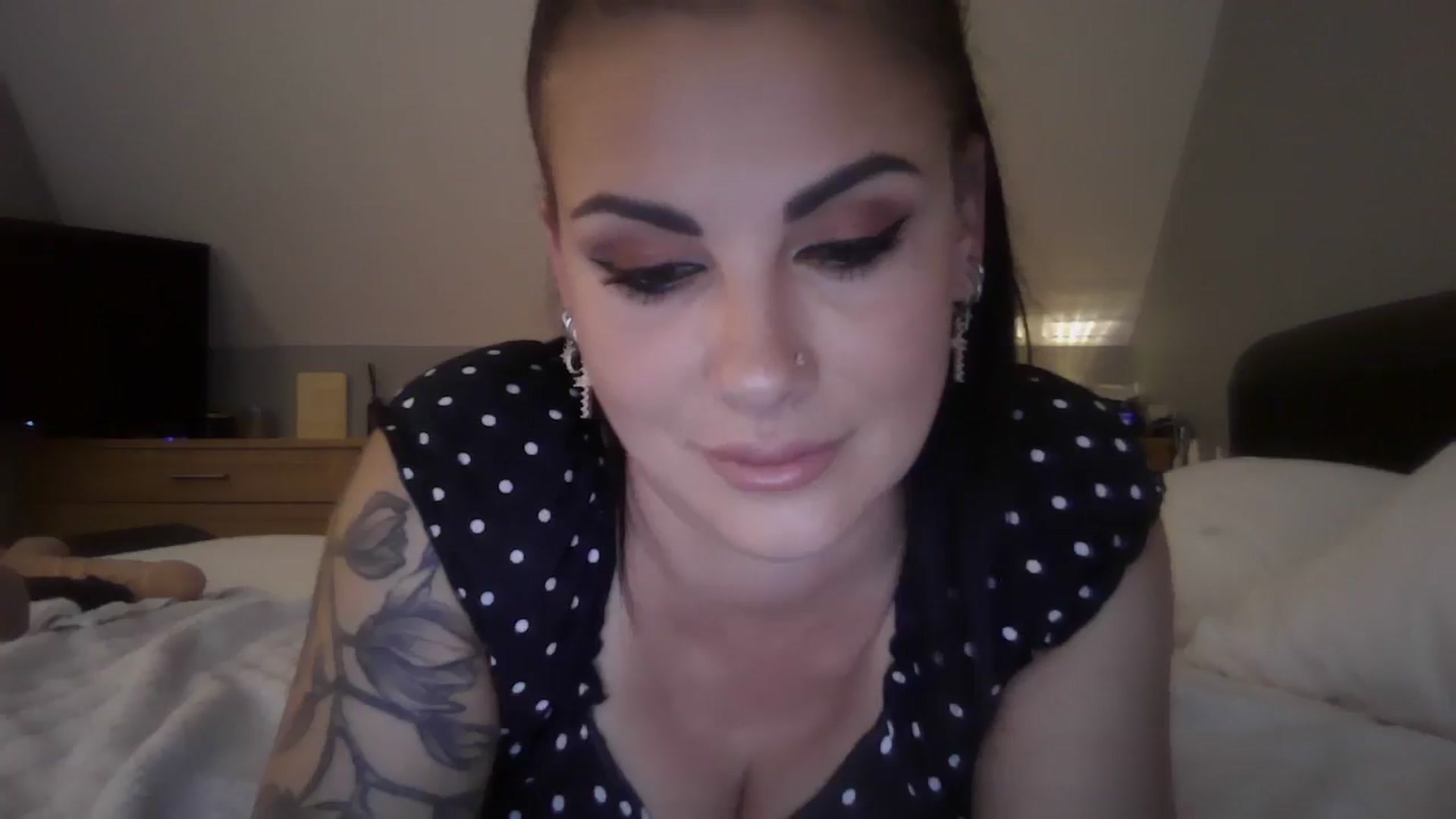 Gallery image thumbnail from FitBaby's myfreecams stream on, 07/24/2024, 14:02 image 11 of 20