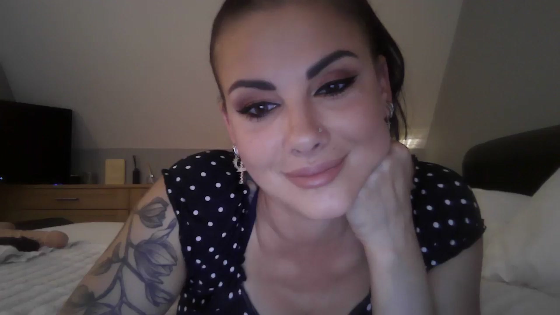 Gallery image thumbnail from FitBaby's myfreecams stream on, 07/24/2024, 14:02 image 5 of 20