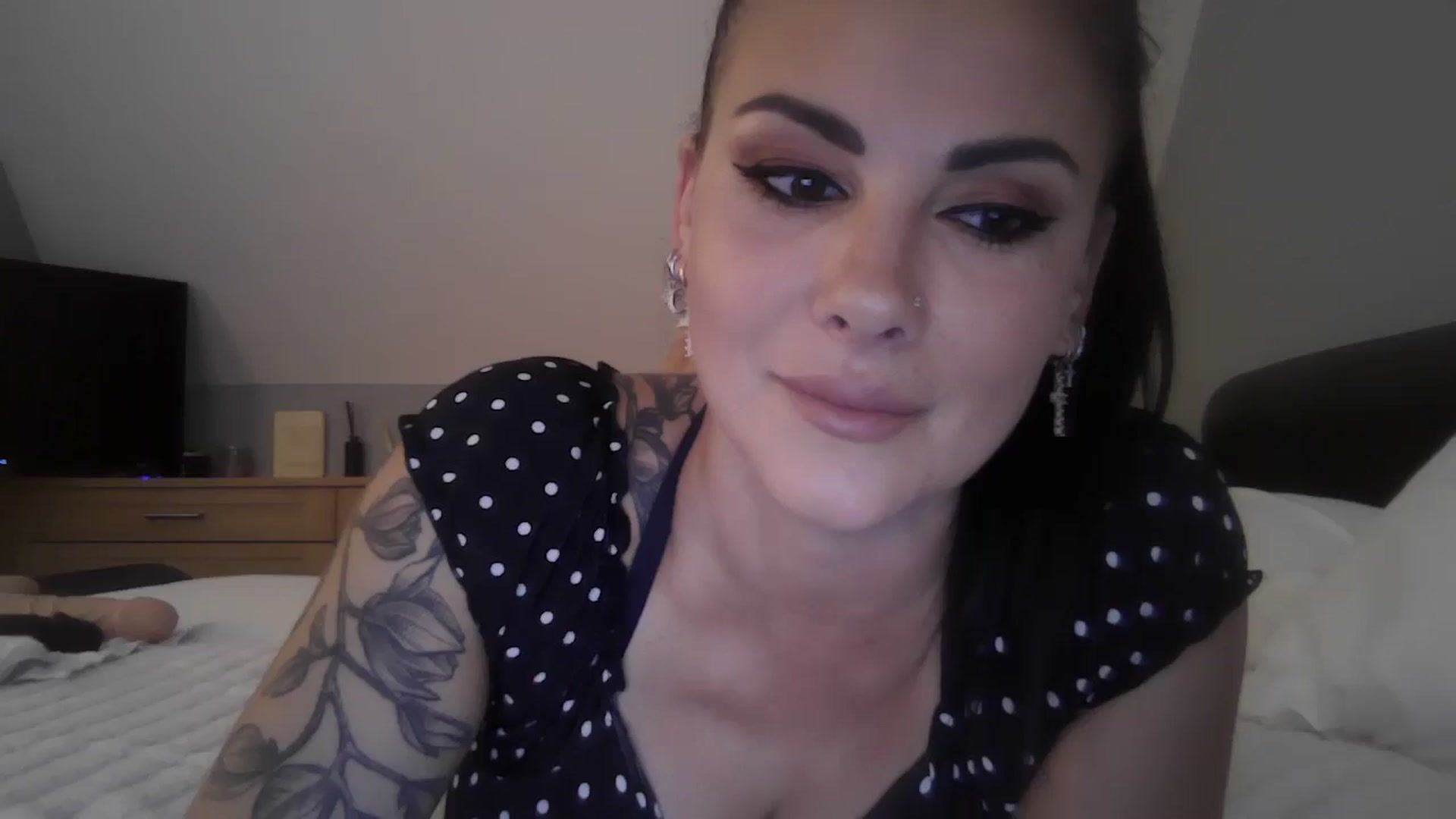 Gallery image thumbnail from FitBaby's myfreecams stream on, 07/24/2024, 14:02 image 1 of 20