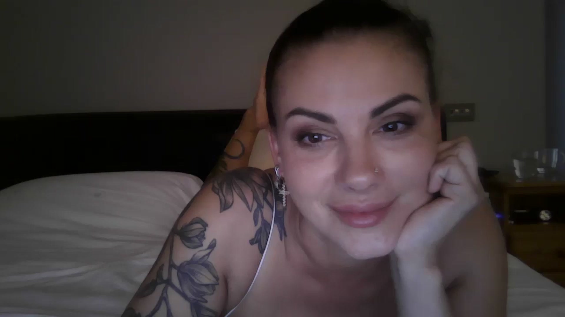 Gallery image thumbnail from FitBaby's myfreecams stream on, 07/31/2024, 16:35 image 19 of 20