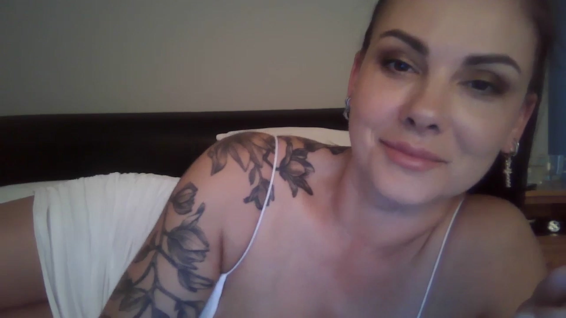 Gallery image thumbnail from FitBaby's myfreecams stream on, 07/31/2024, 16:35 image 2 of 20