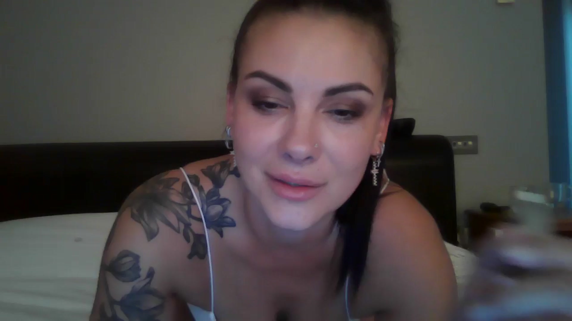 Gallery image thumbnail from FitBaby's myfreecams stream on, 07/31/2024, 17:37 image 1 of 20