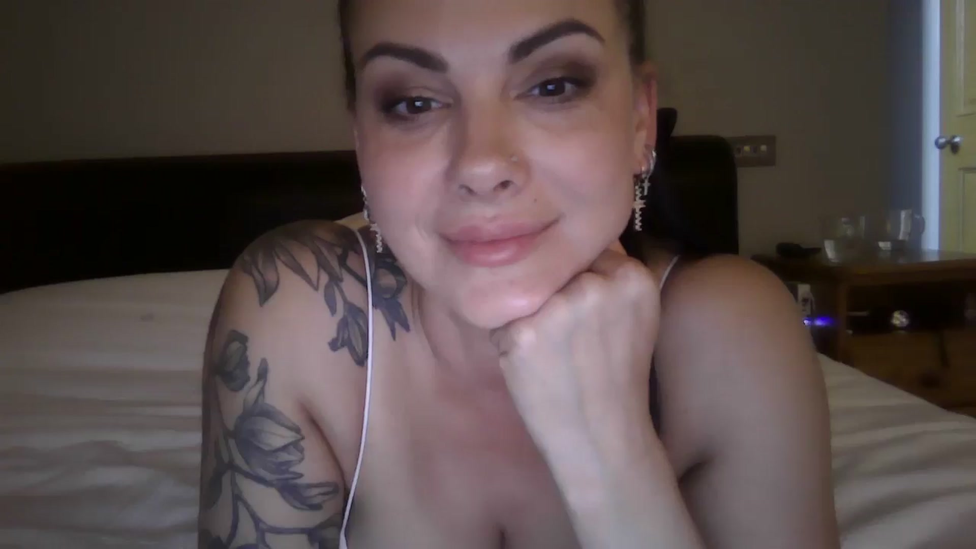 Gallery image thumbnail from FitBaby's myfreecams stream on, 07/31/2024, 17:37 image 9 of 20